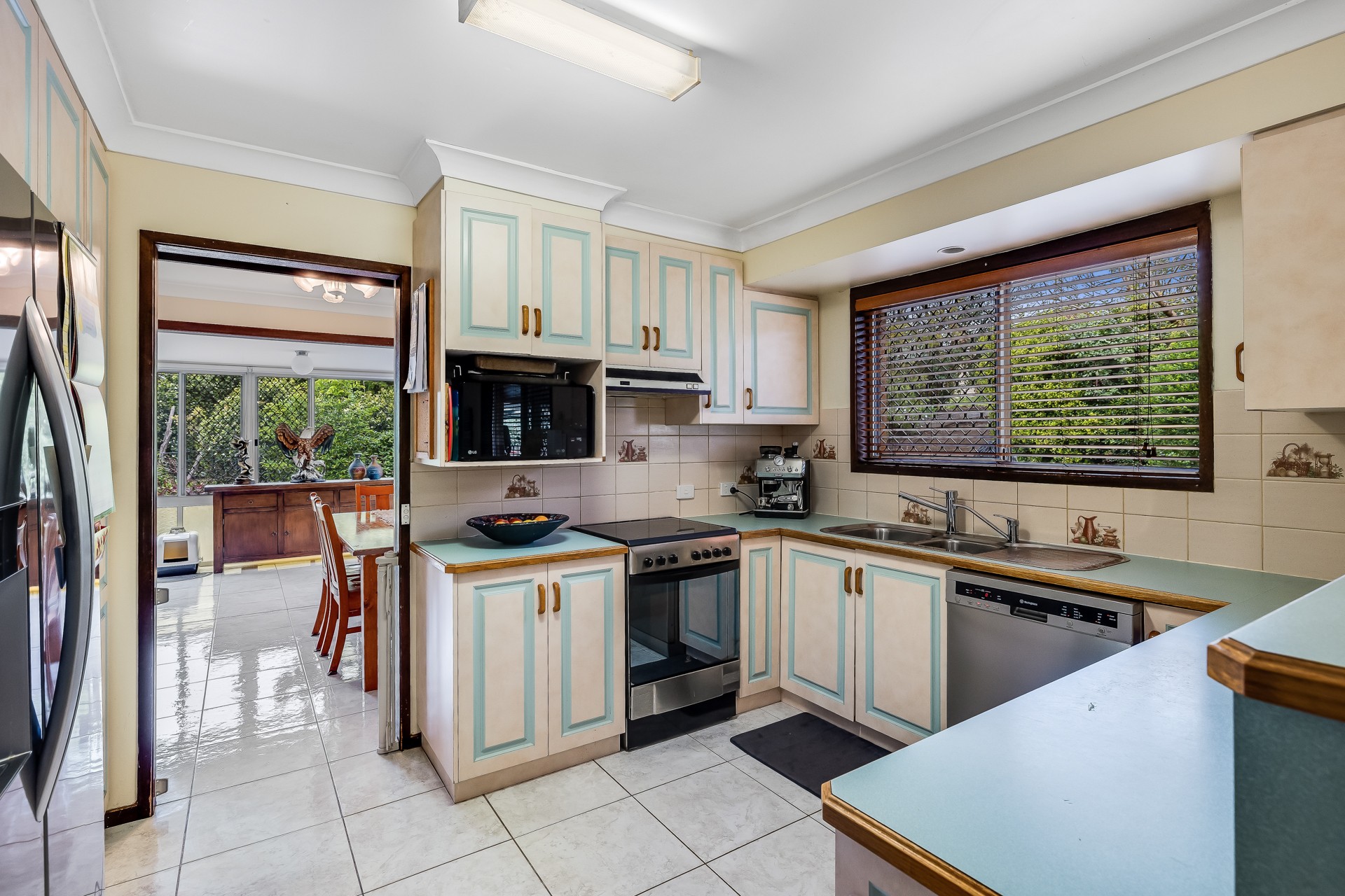 22 Panorama Drive, Glenvale, QLD 4350