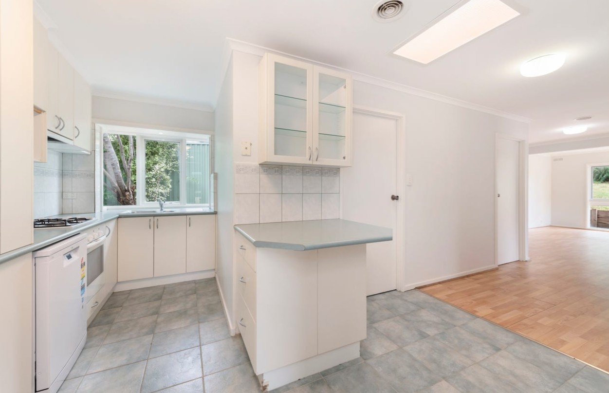 18 Lynn Drive, Ferntree Gully, VIC 3156