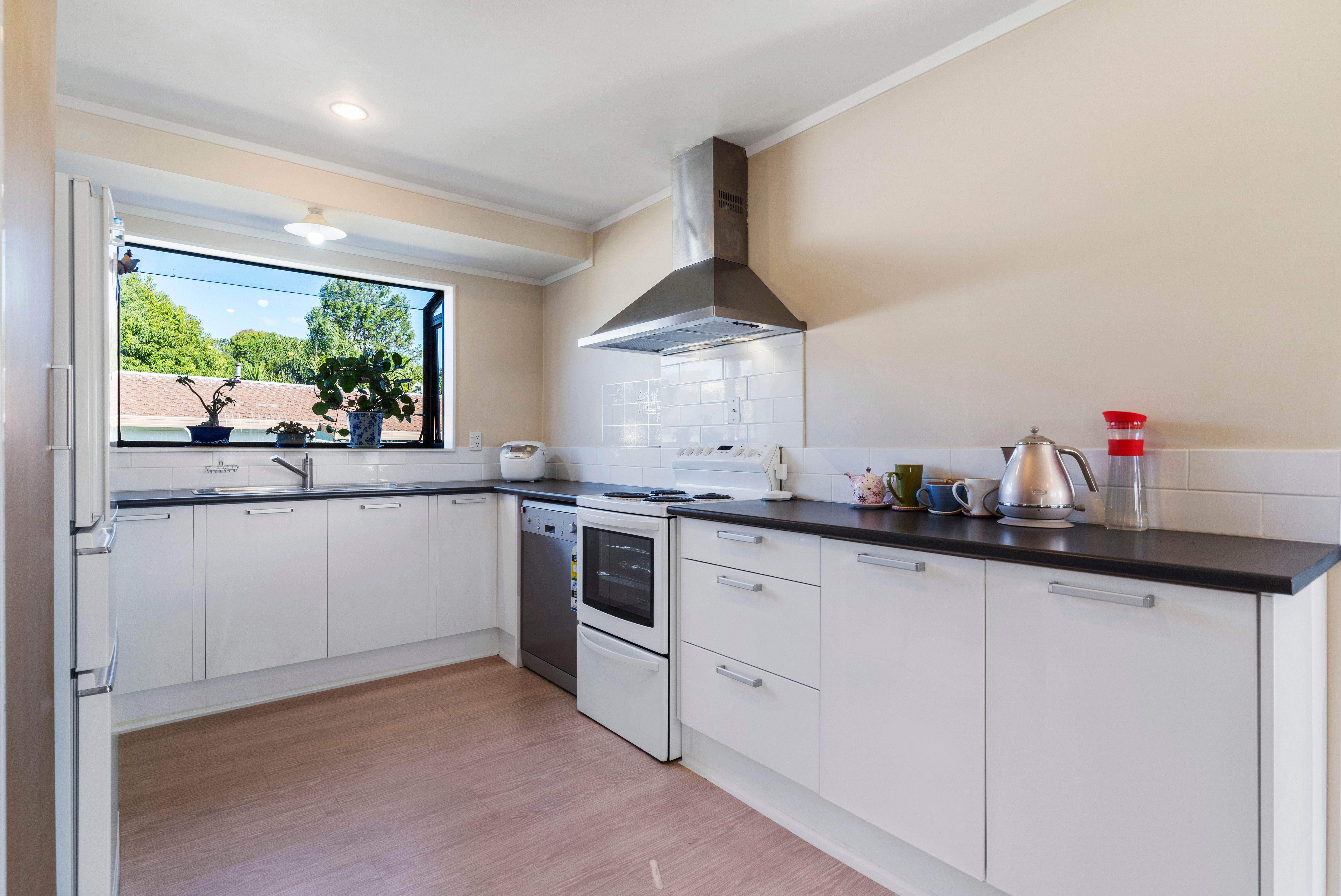 17 Hale Crescent, Bayview, North Shore City