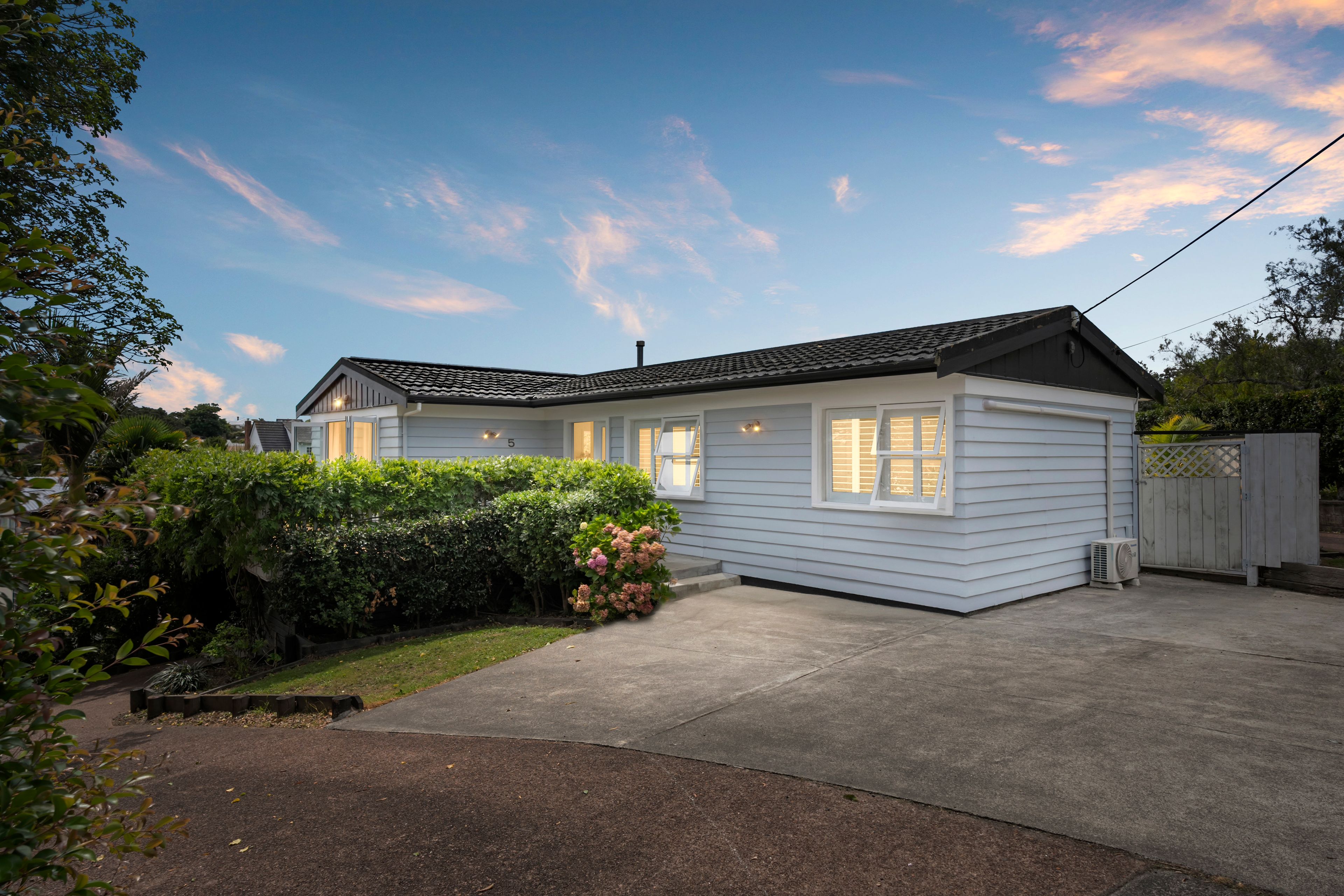 5 Crichton Terrace, Hauraki, North Shore City 0622 Sold House Ray