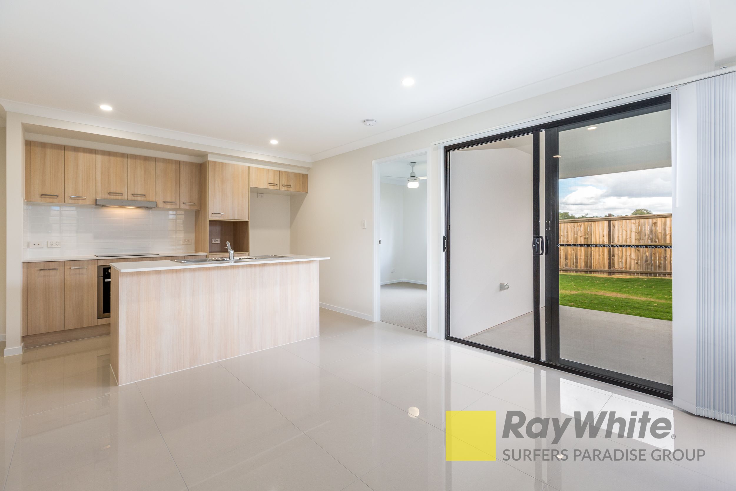1/8 Mount Mitchell Road, Park Ridge, QLD 4125