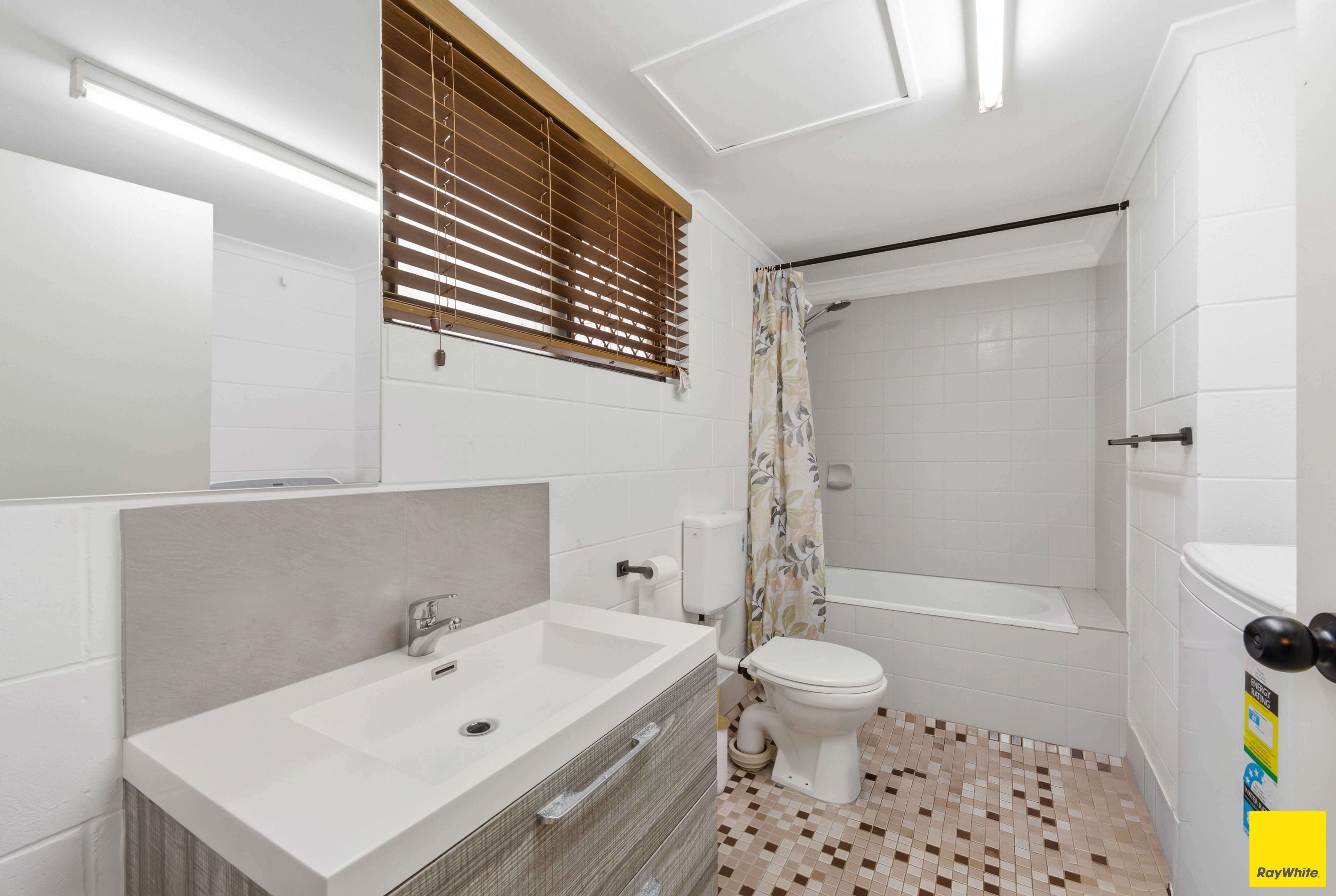 1/215-217 Mcleod Street — photo 7 of 10