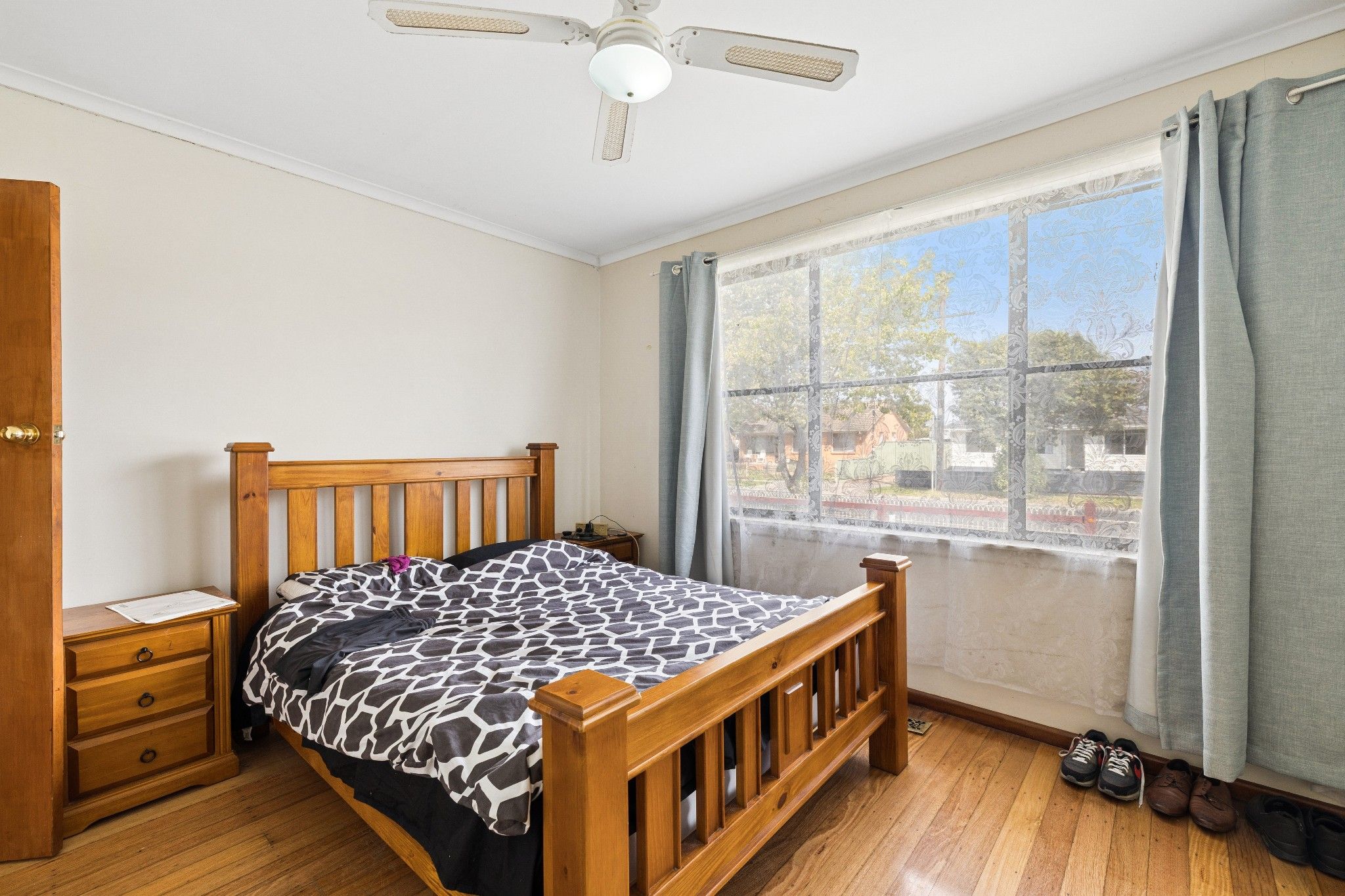 42 Centenary Crescent — photo 14 of 24