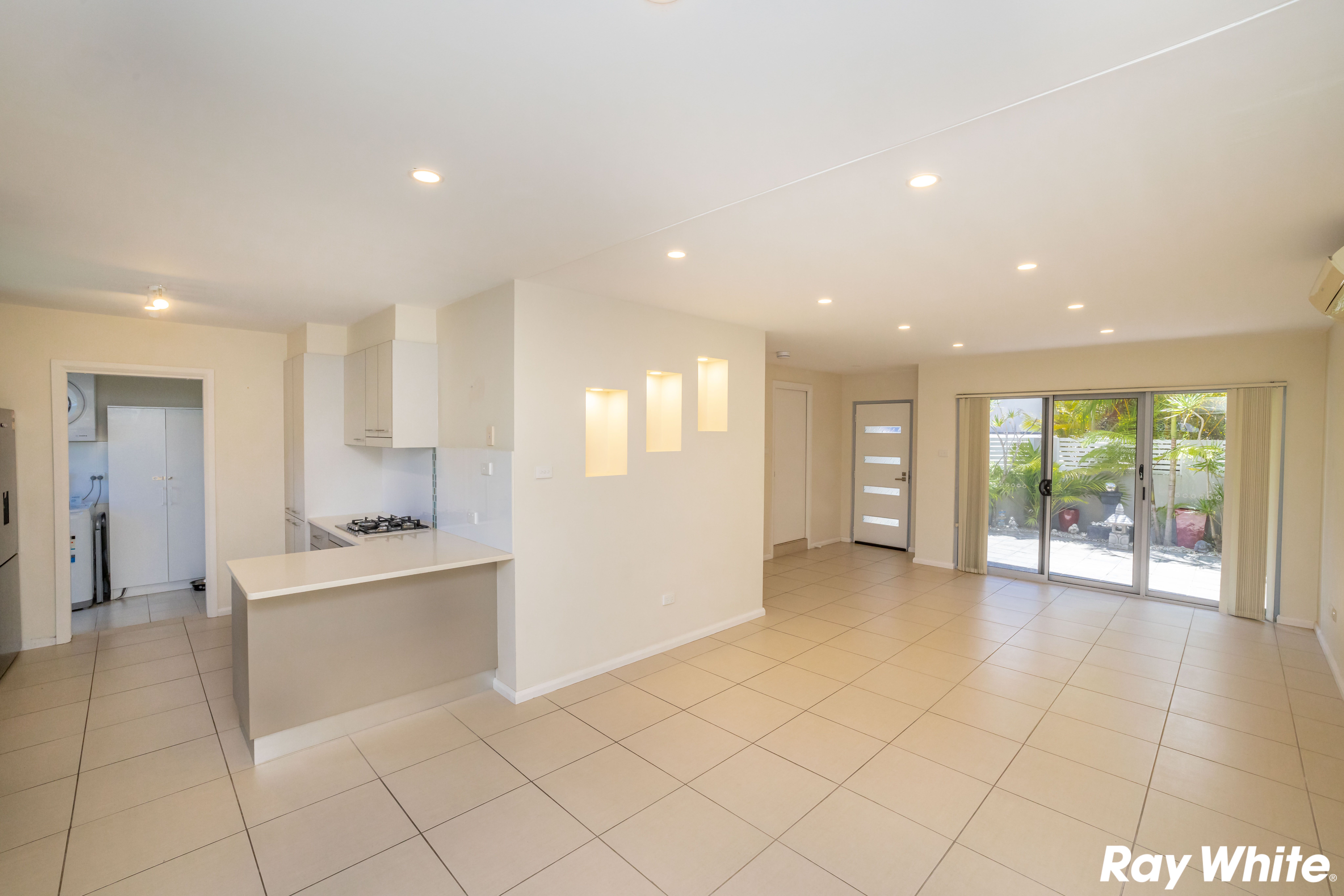 8/33-37 Emerald Drive, Diamond Beach, NSW 2430