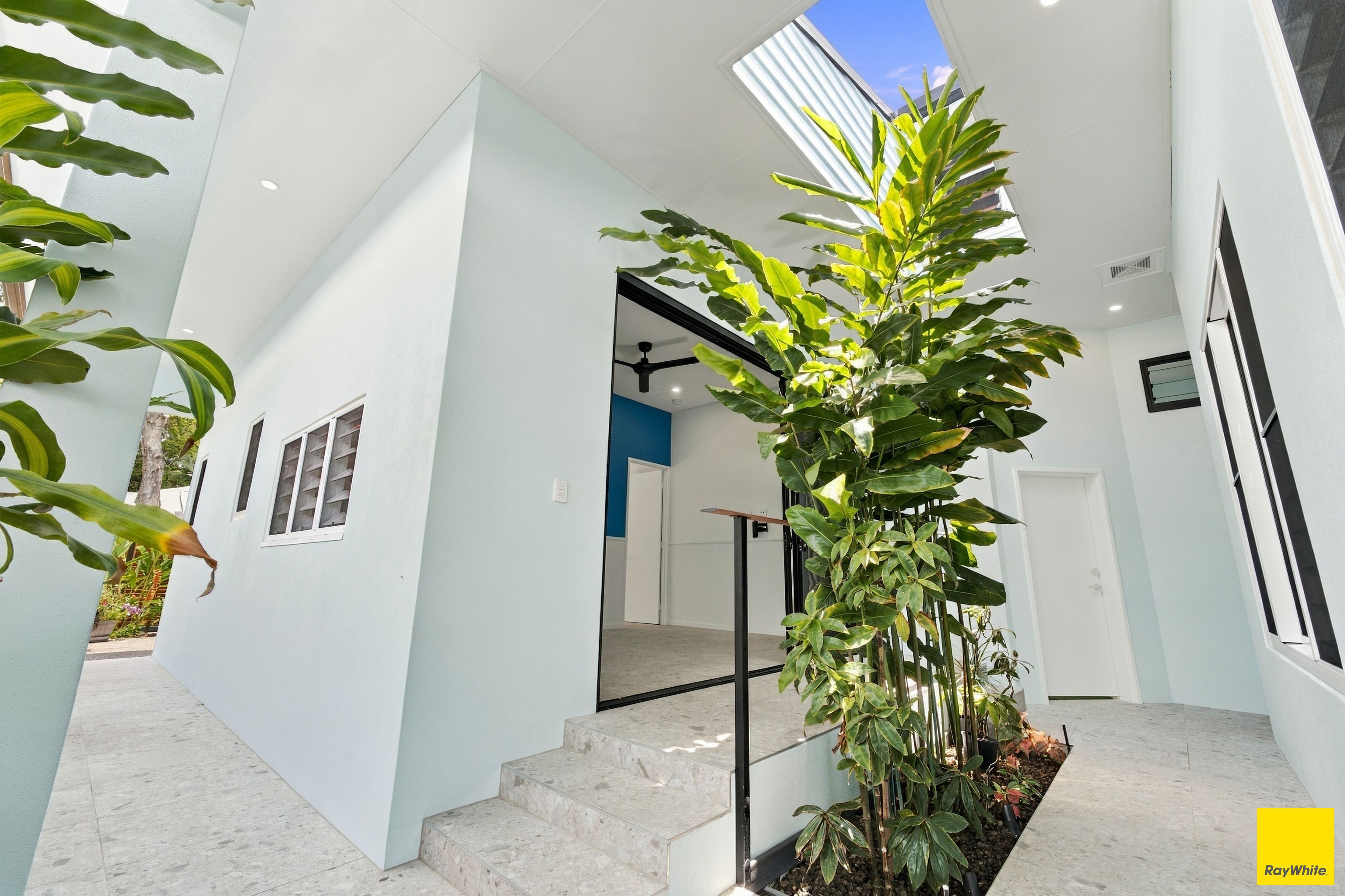 12 Sennfeld Close — photo 4 of 30