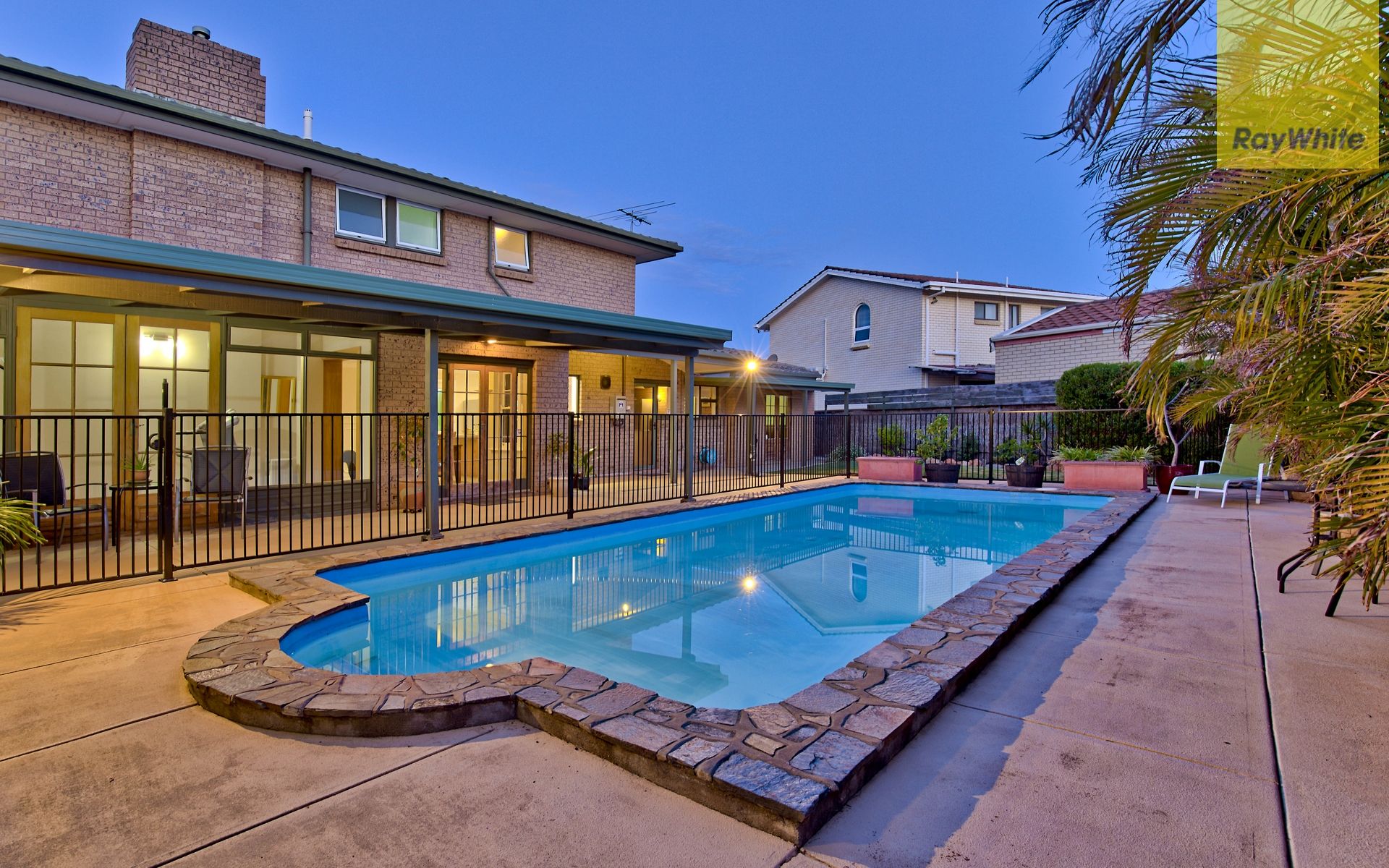 27 St Andrews Way, West Lakes, SA 5021