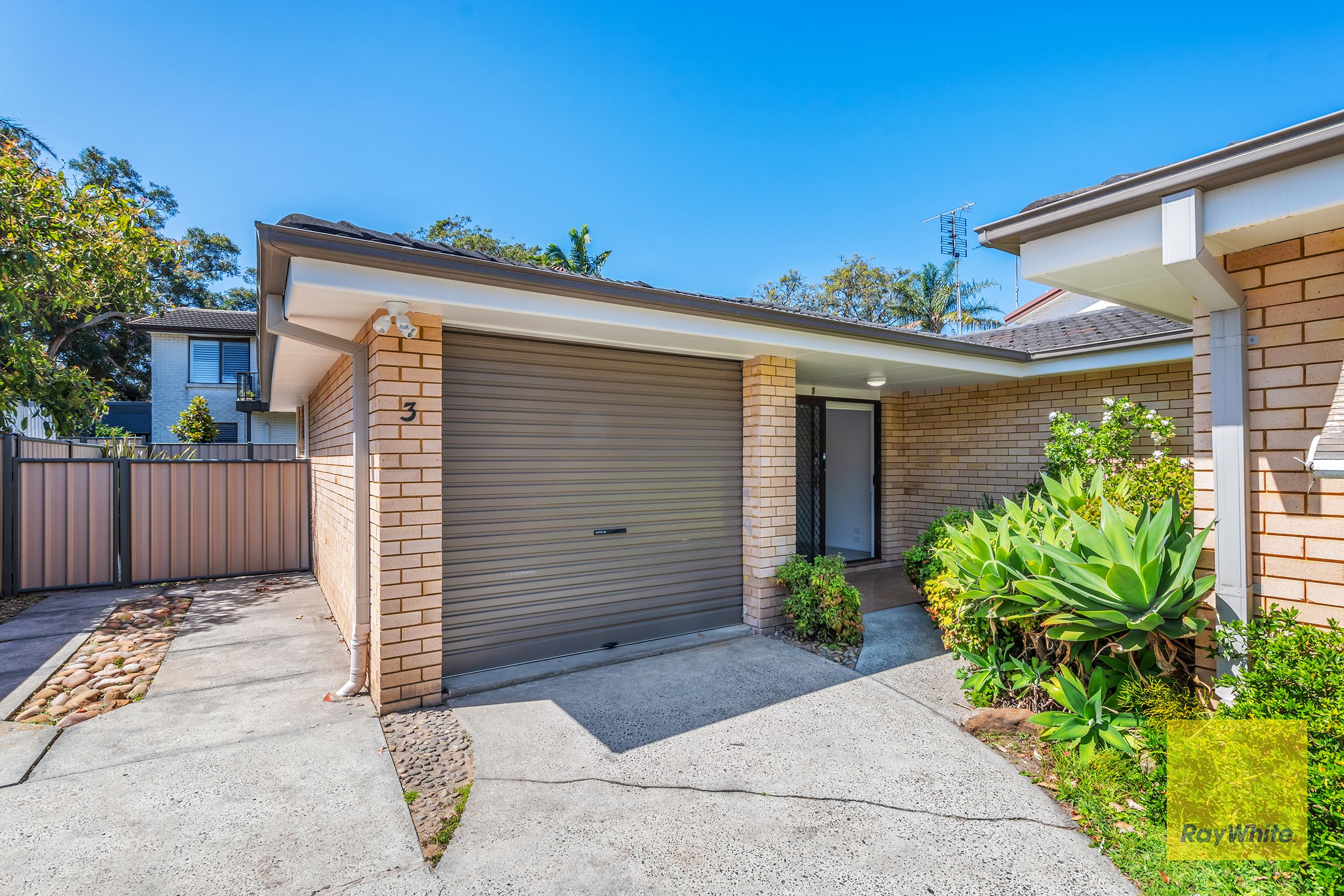 6 Dunban Road, Woy Woy NSW 2256