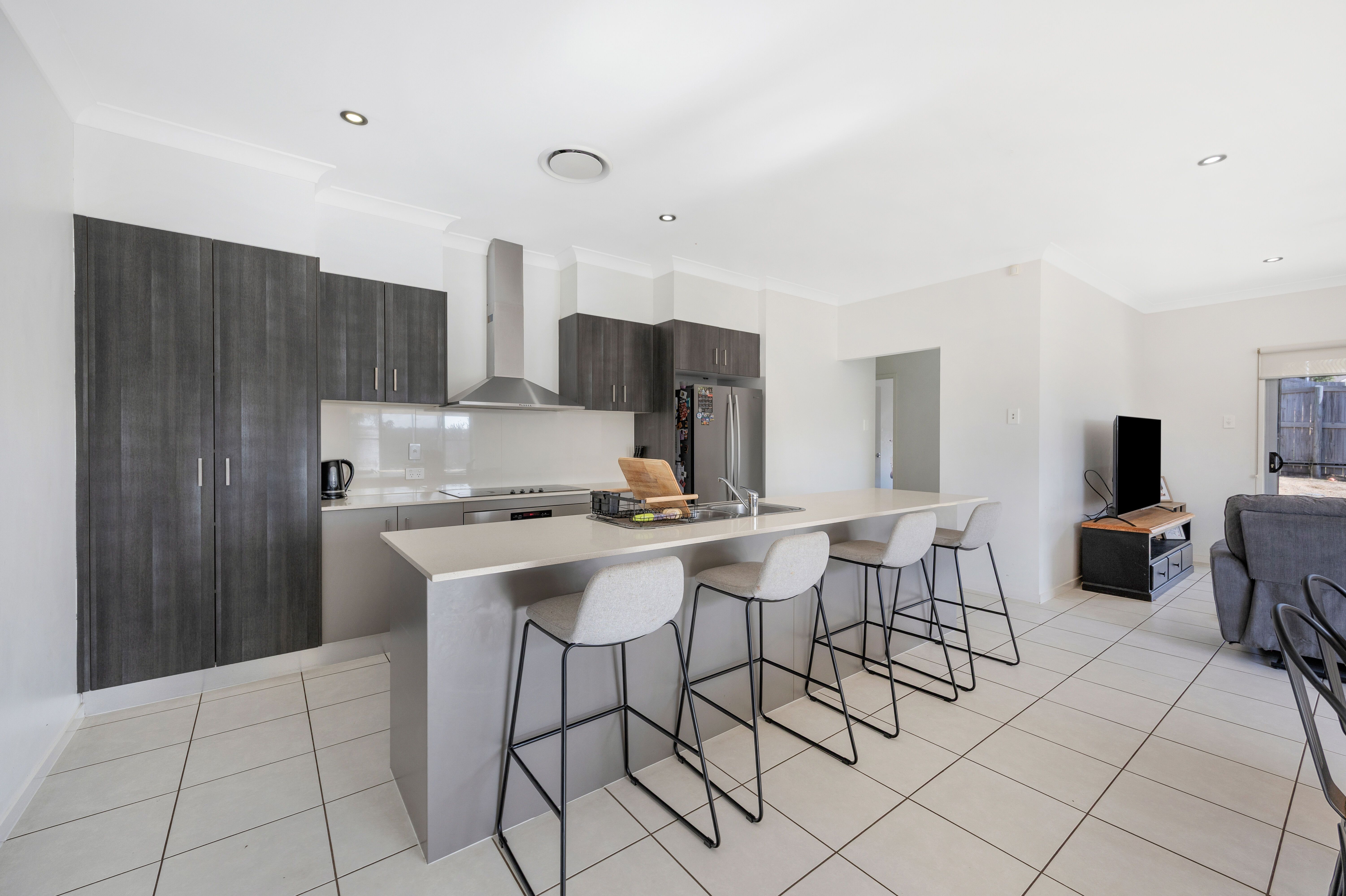 6 Kennedy Close, Glen Eden, QLD 4680