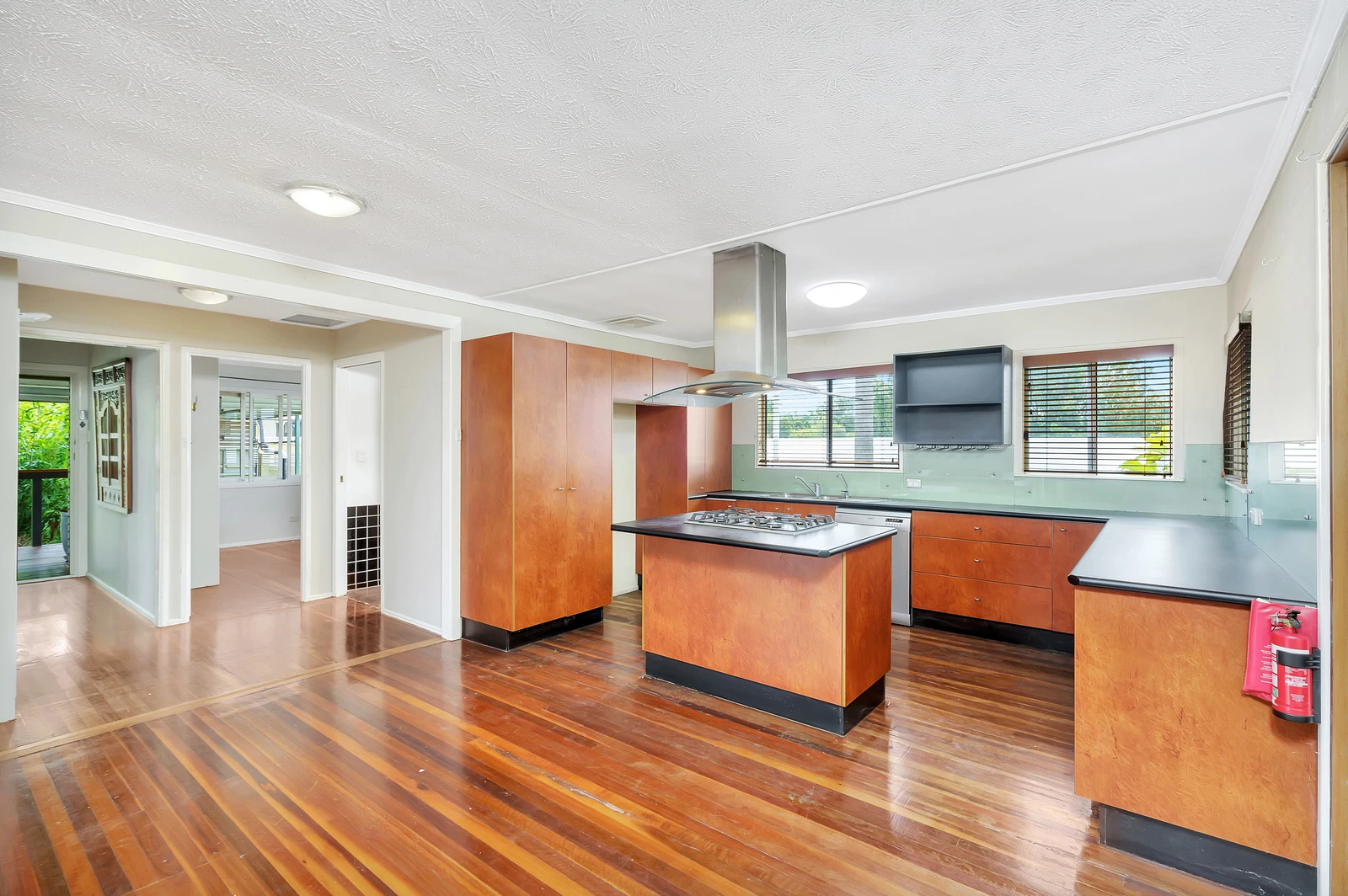 20 Second Avenue, Labrador, QLD 4215