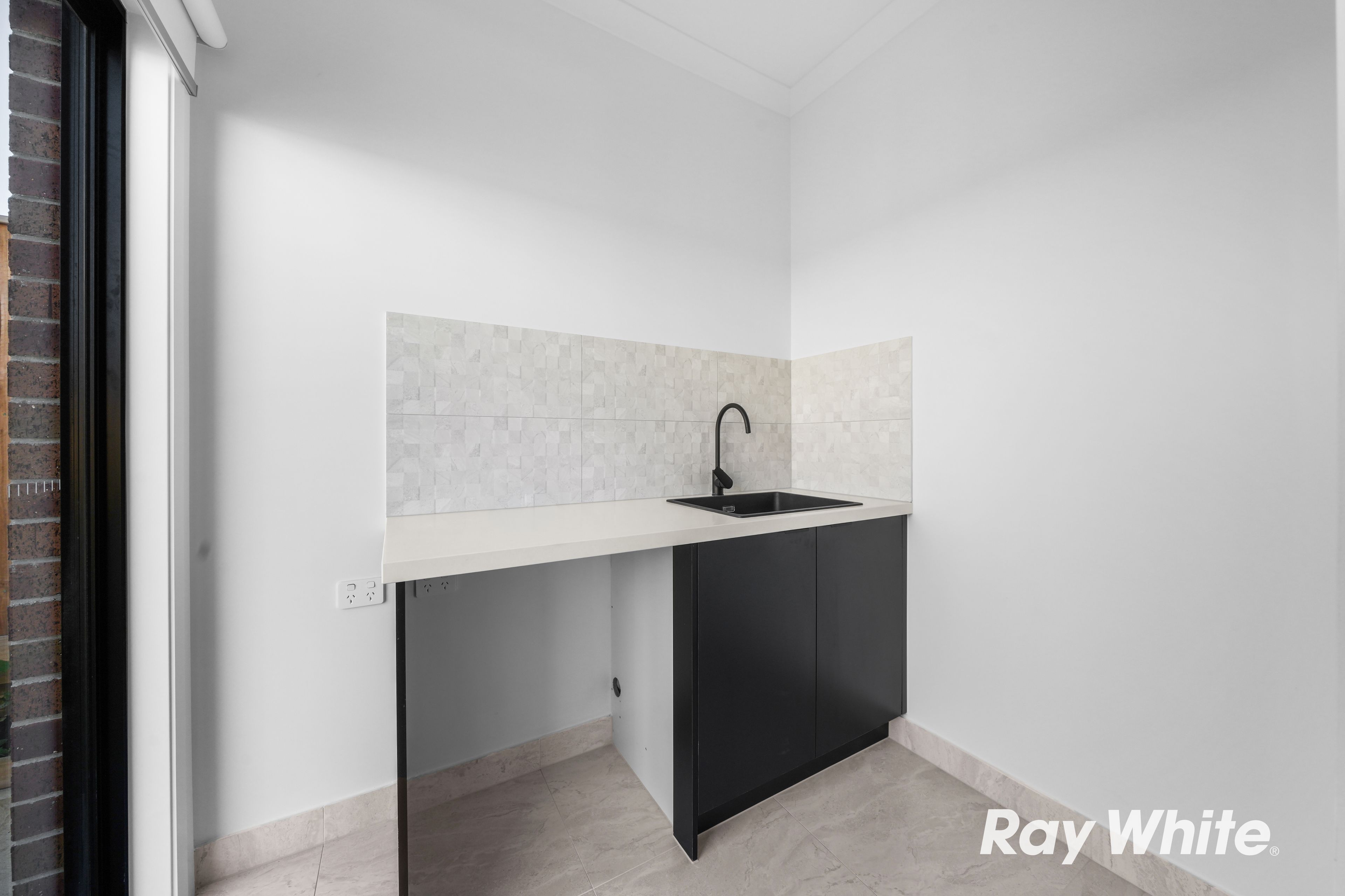 81 Aeolian Drive — photo 16 of 17