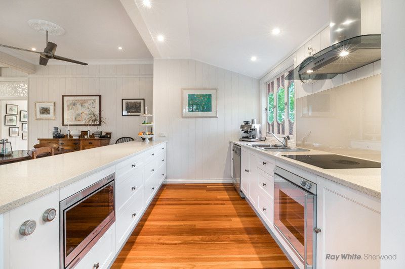 14 Kew Road, Graceville, QLD 4075
