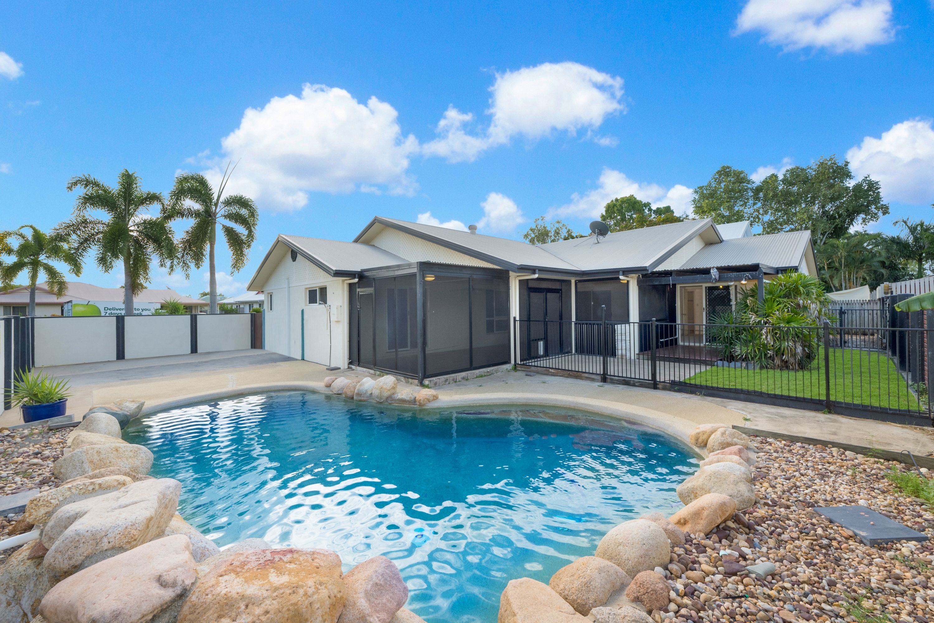 18 Hoop Street, Kirwan, QLD 4817