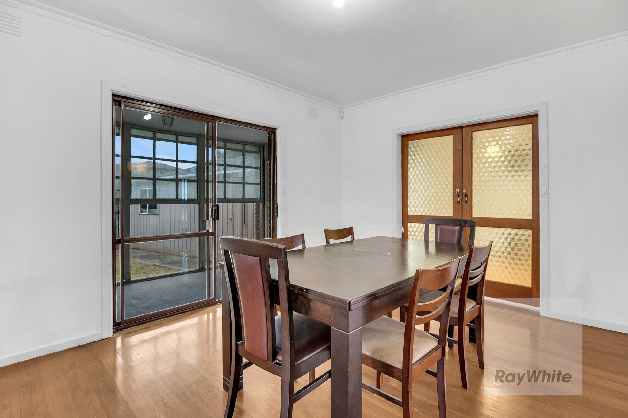 48 Taunton Drive — photo 9 of 12