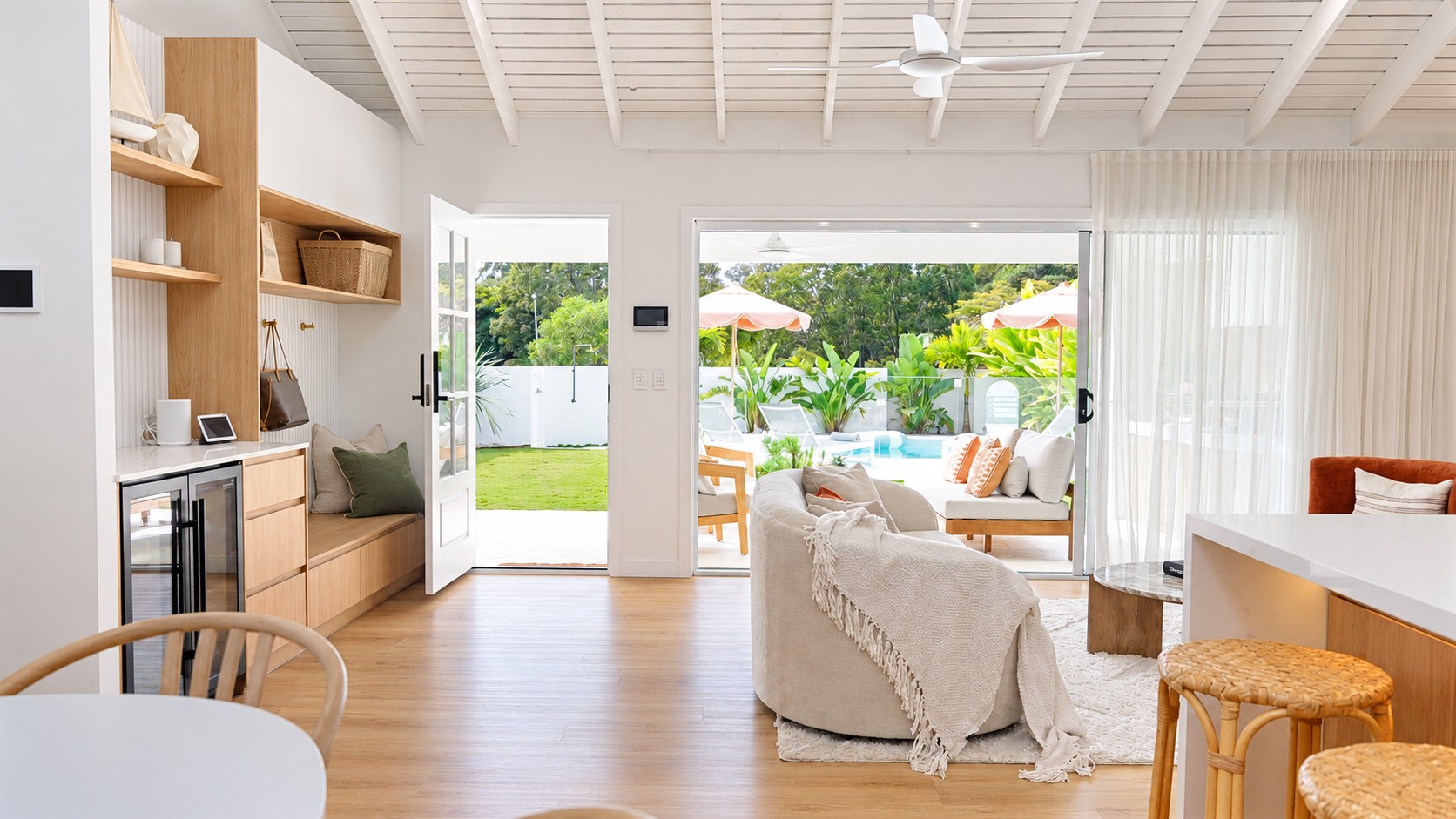 42 Mountain View Avenue, Burleigh Waters, QLD 4220