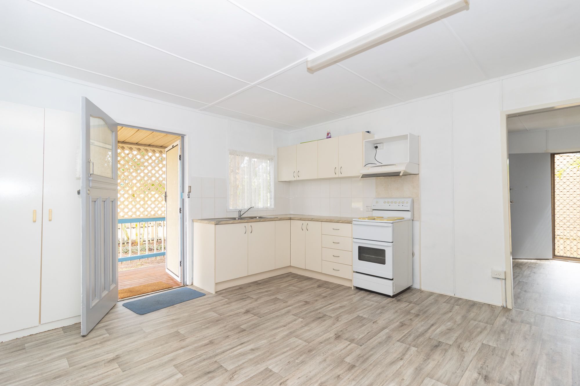 22 Caringa Street, Urangan, QLD 4655