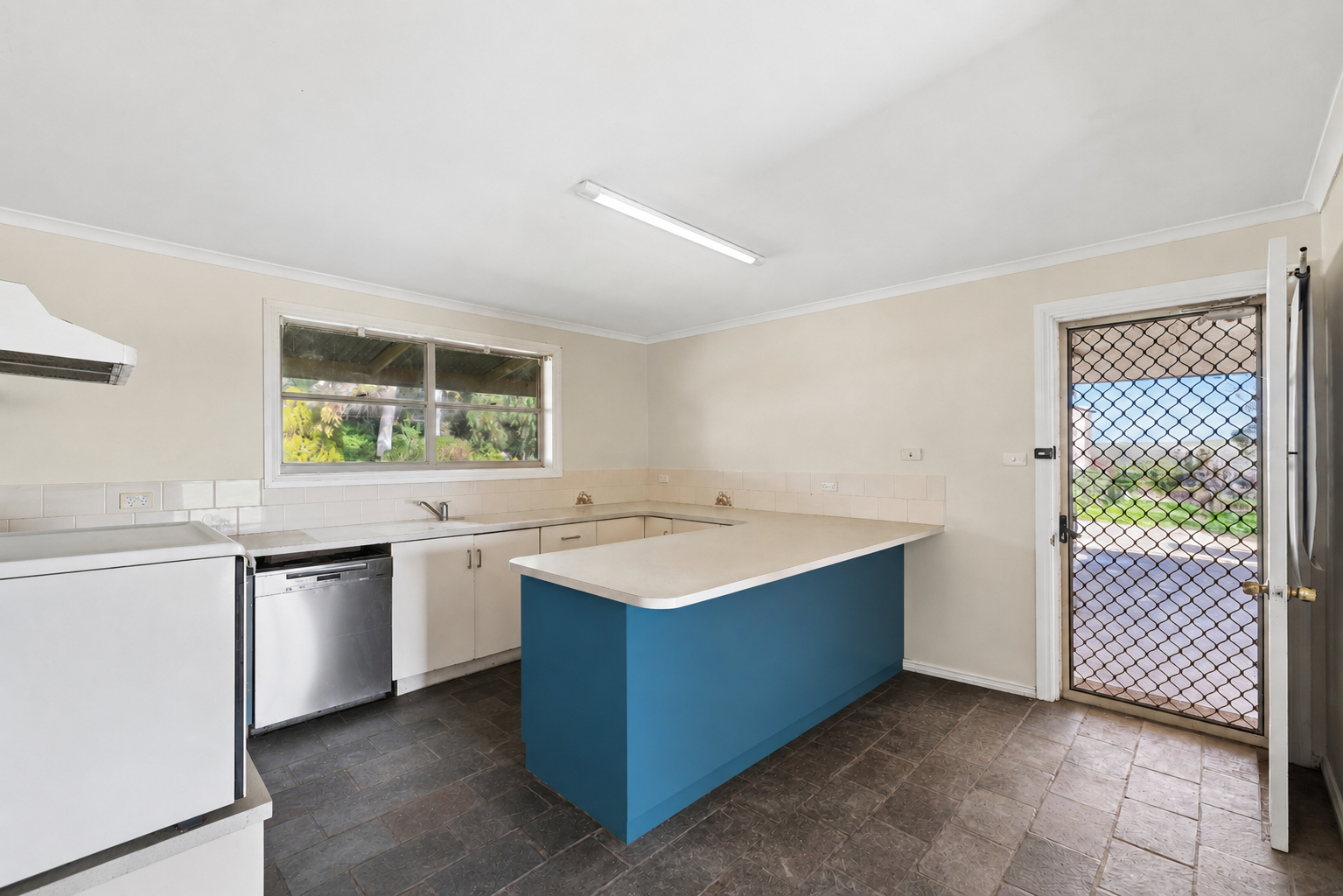 91 Warrengie Drive — photo 11 of 26