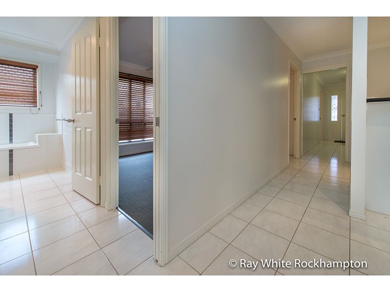 10 Satinwood Avenue, Norman Gardens, QLD 4701