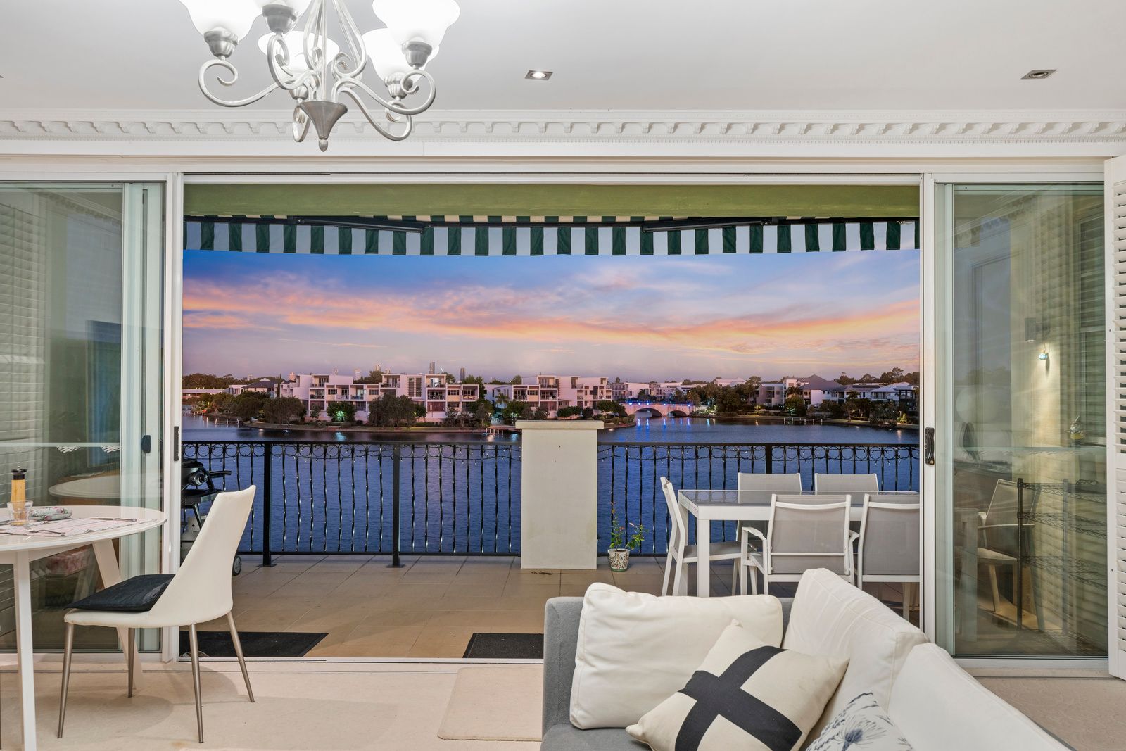 3030 The Boulevarde, Carrara QLD 4211