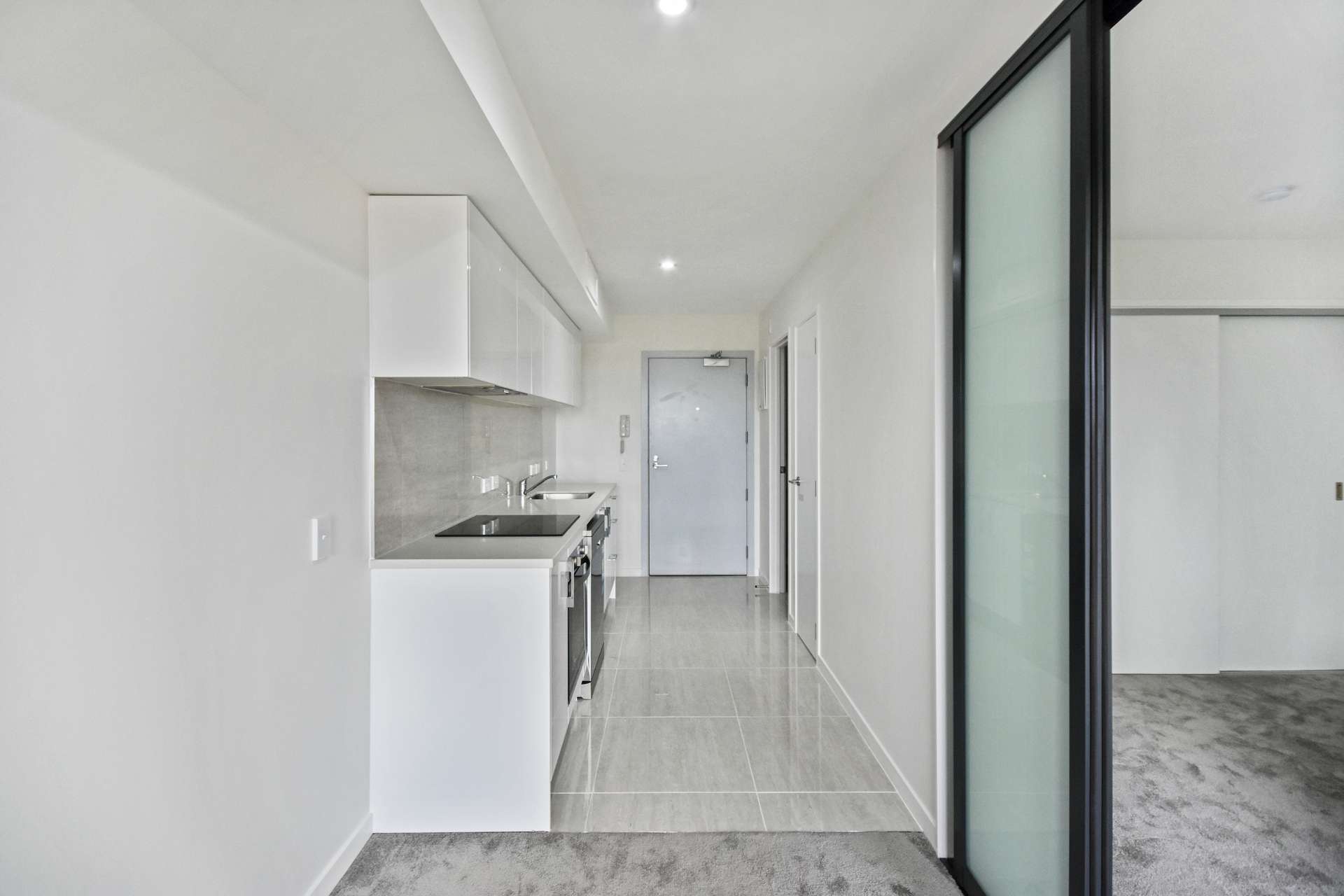 211/8 Gray Avenue photo 7