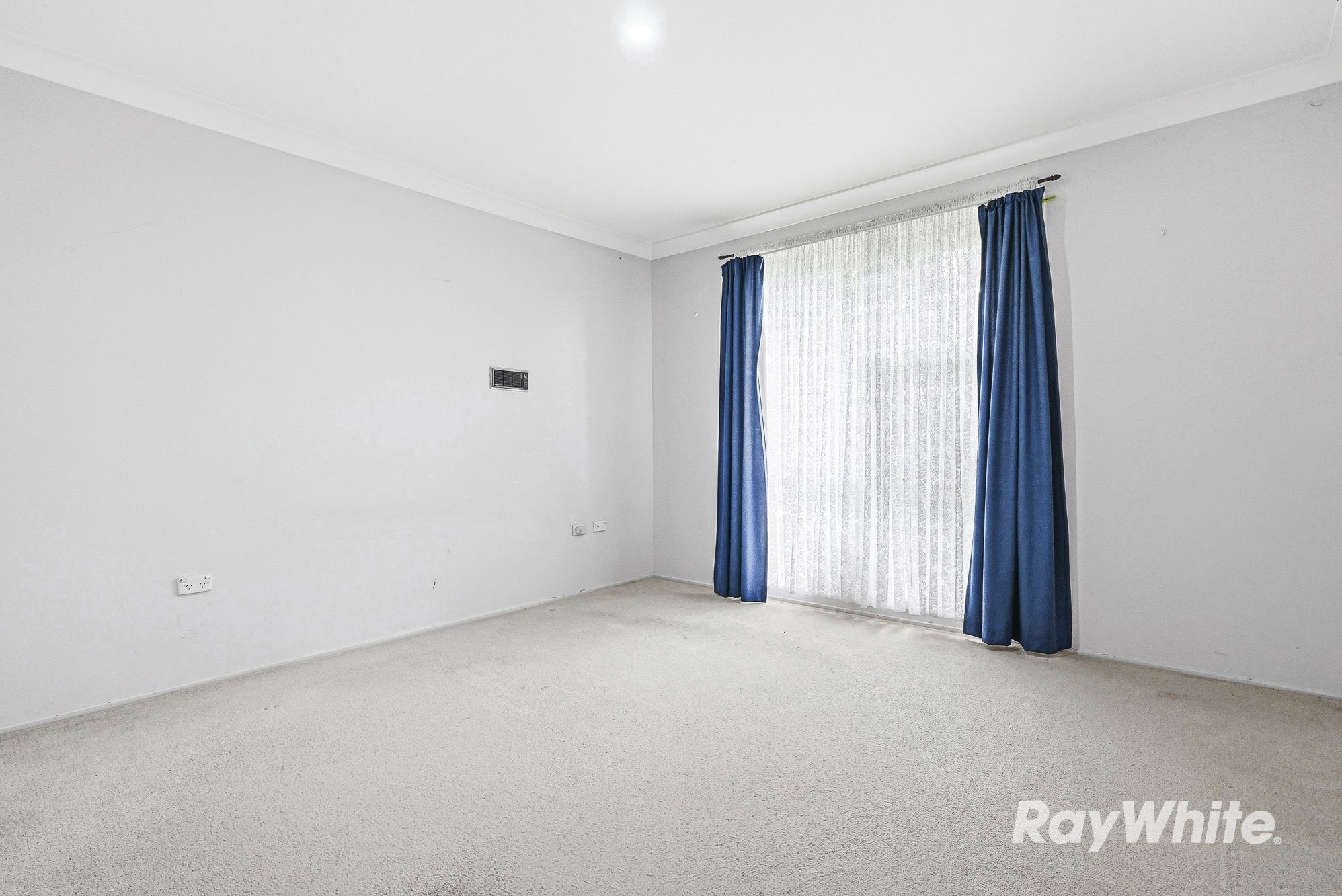 23 Ashgrove Crescent — photo 4 of 20