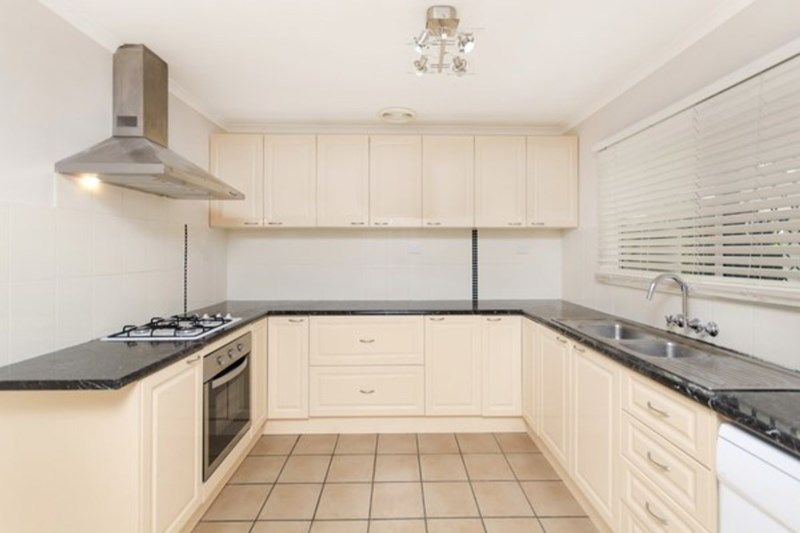38 Magnolia Street, Holloways Beach, QLD 4878