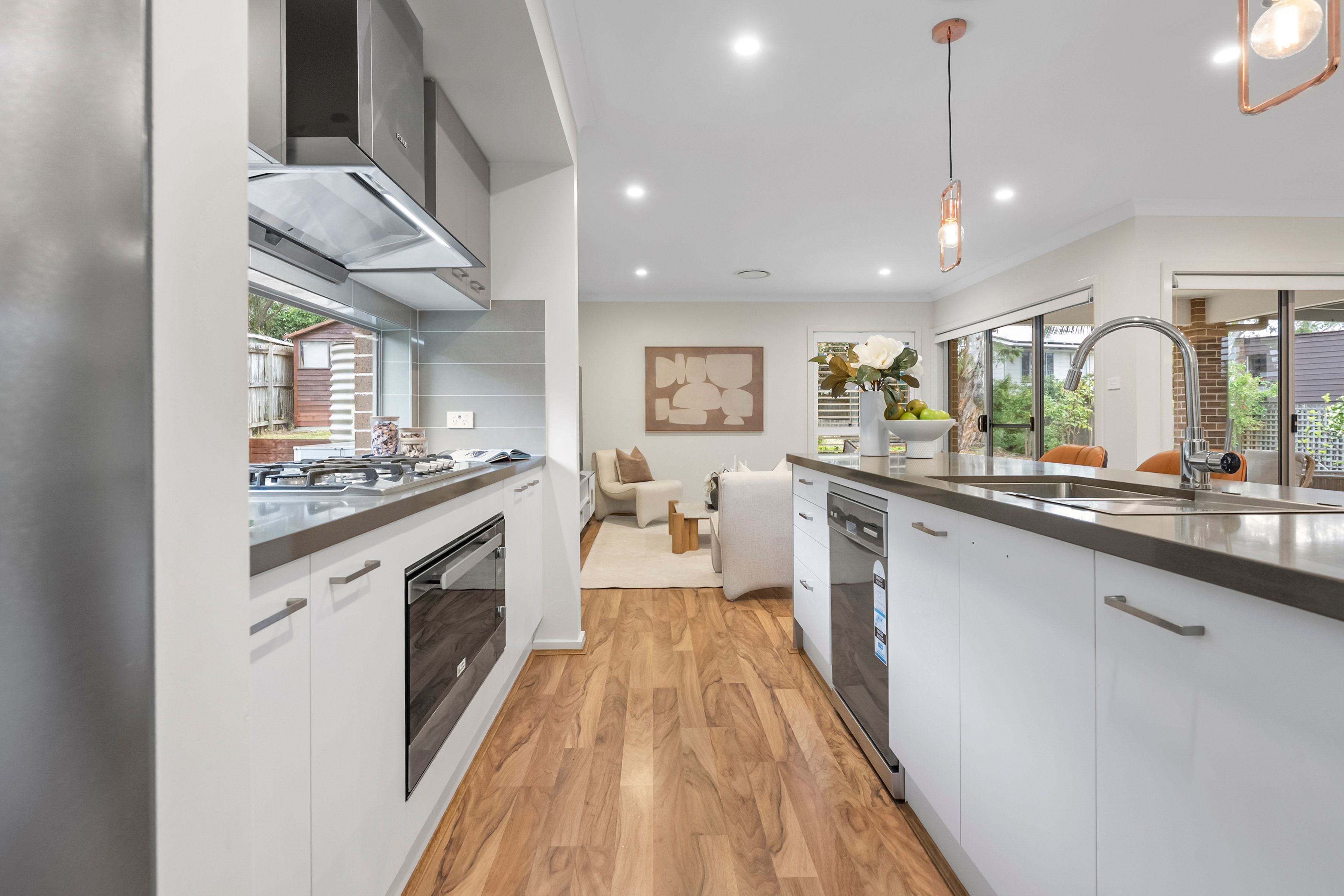 7 Westleigh Drive — photo 2 of 13