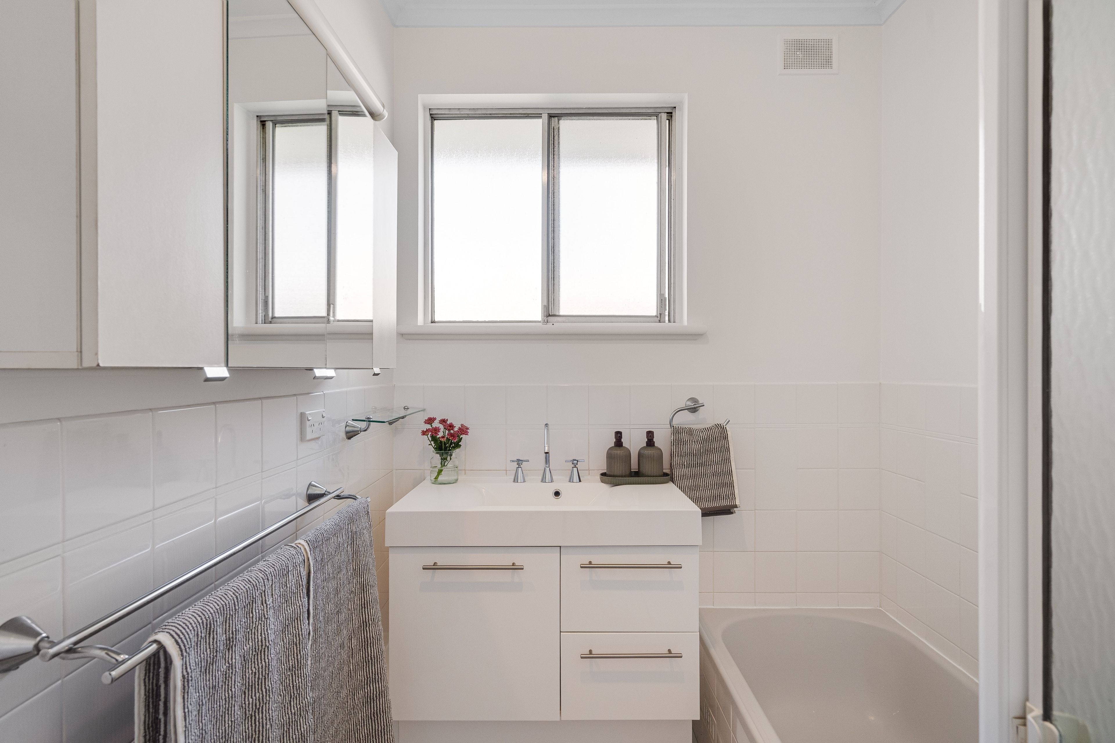 16 Graham Avenue — photo 16 of 24
