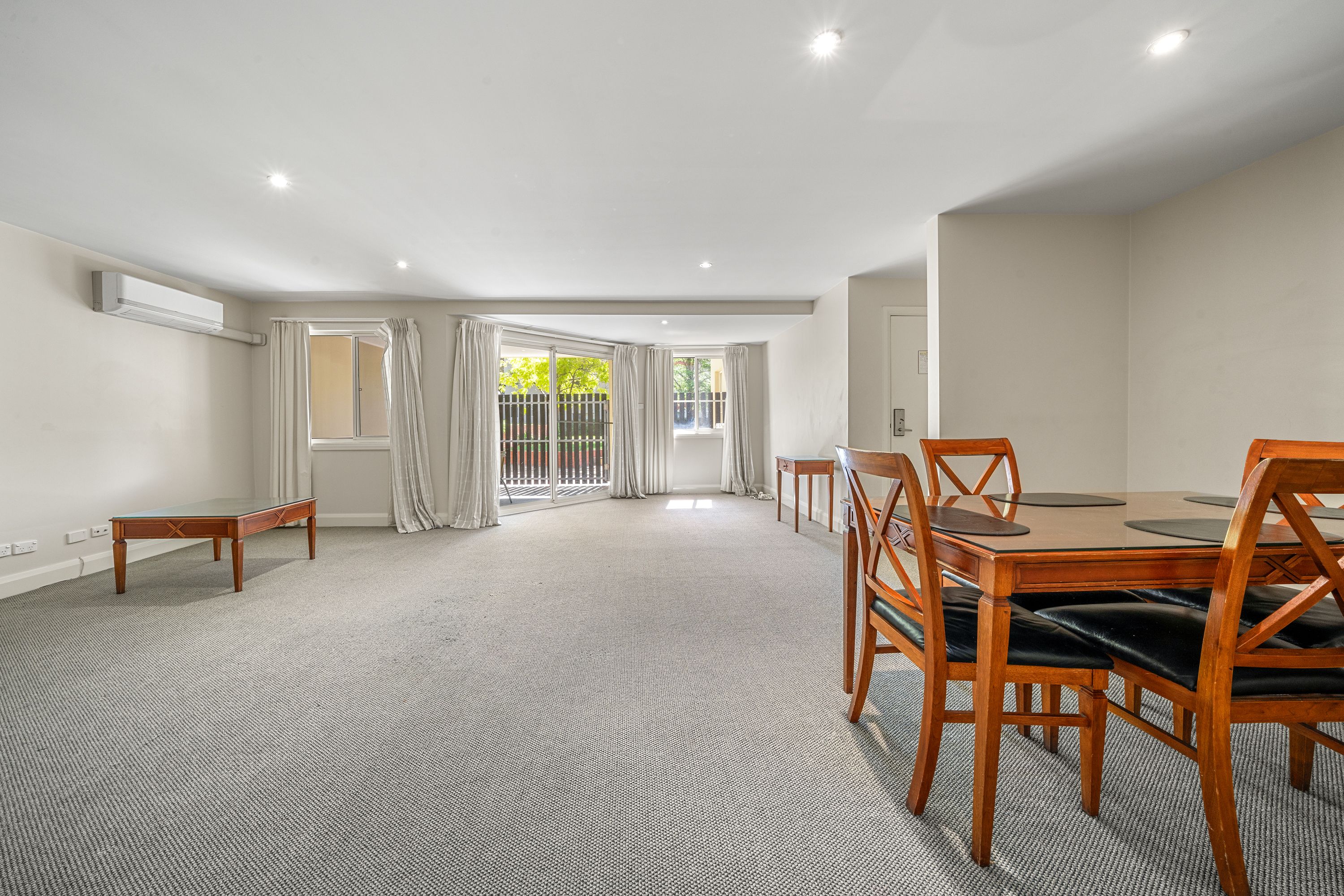 16/10 Dominion Circuit, Forrest, ACT 2603