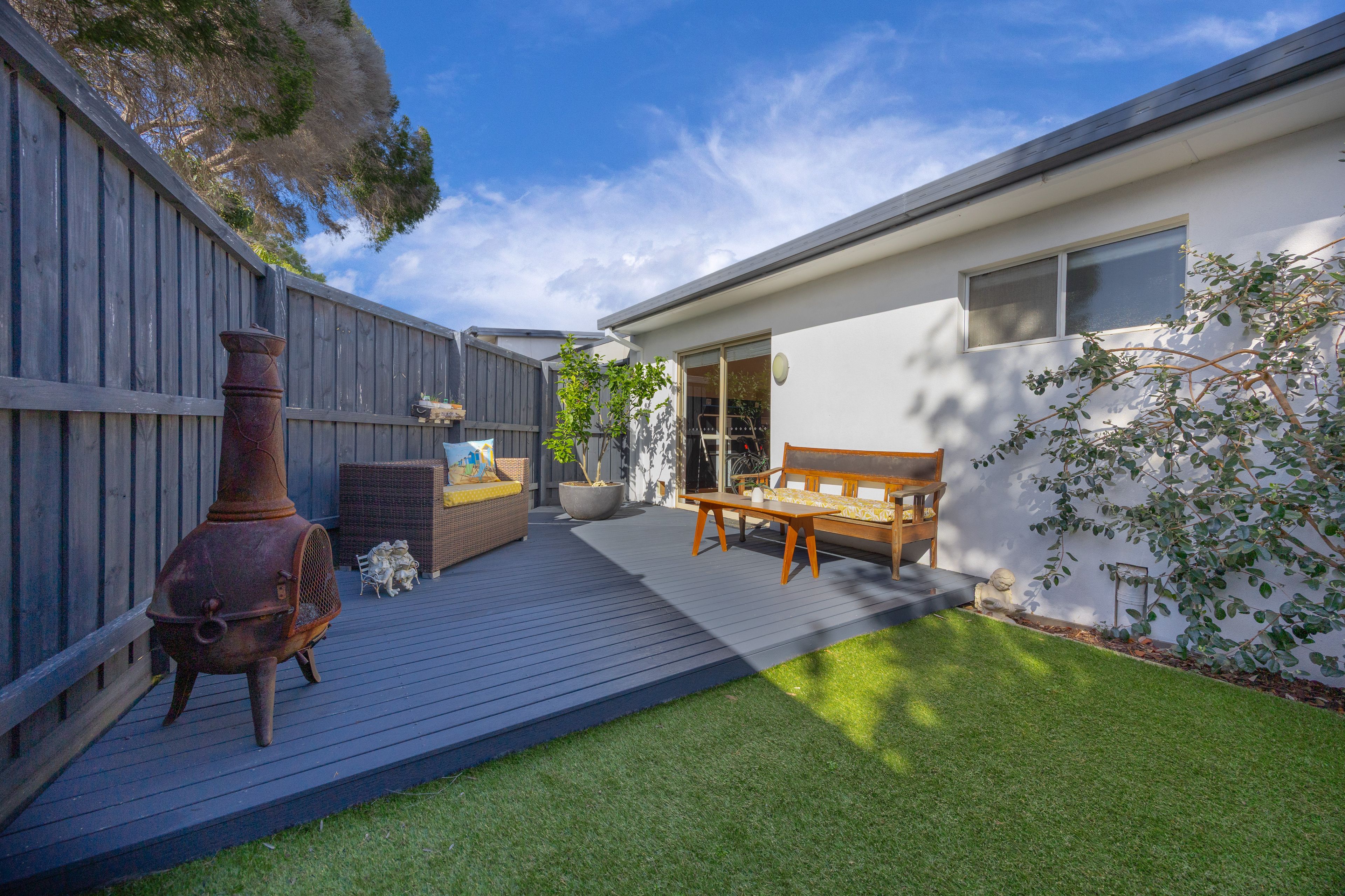 1/3 Lawson Crescent — photo 18 of 22