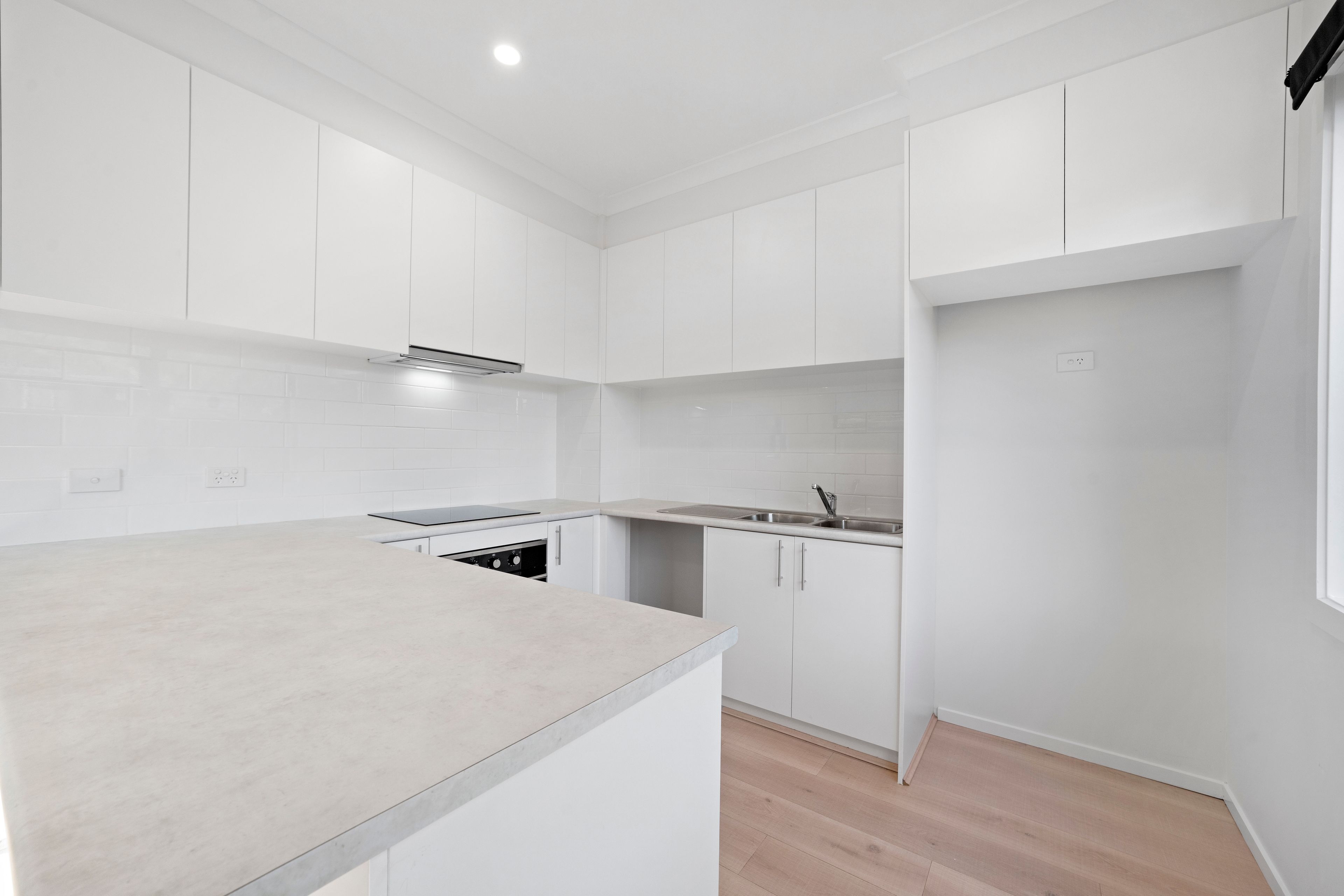 2/104 Rosemary Crescent — photo 3 of 11