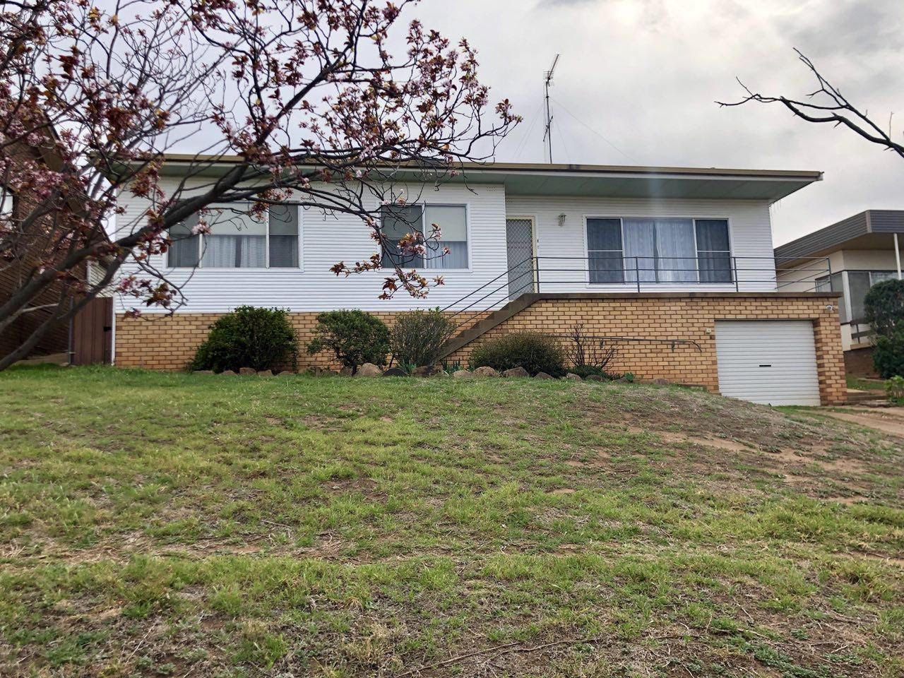8 Panorama Crescent