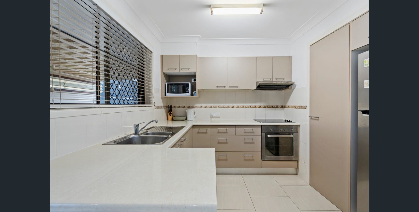 4 Sunnybay Drive — photo 5 of 12