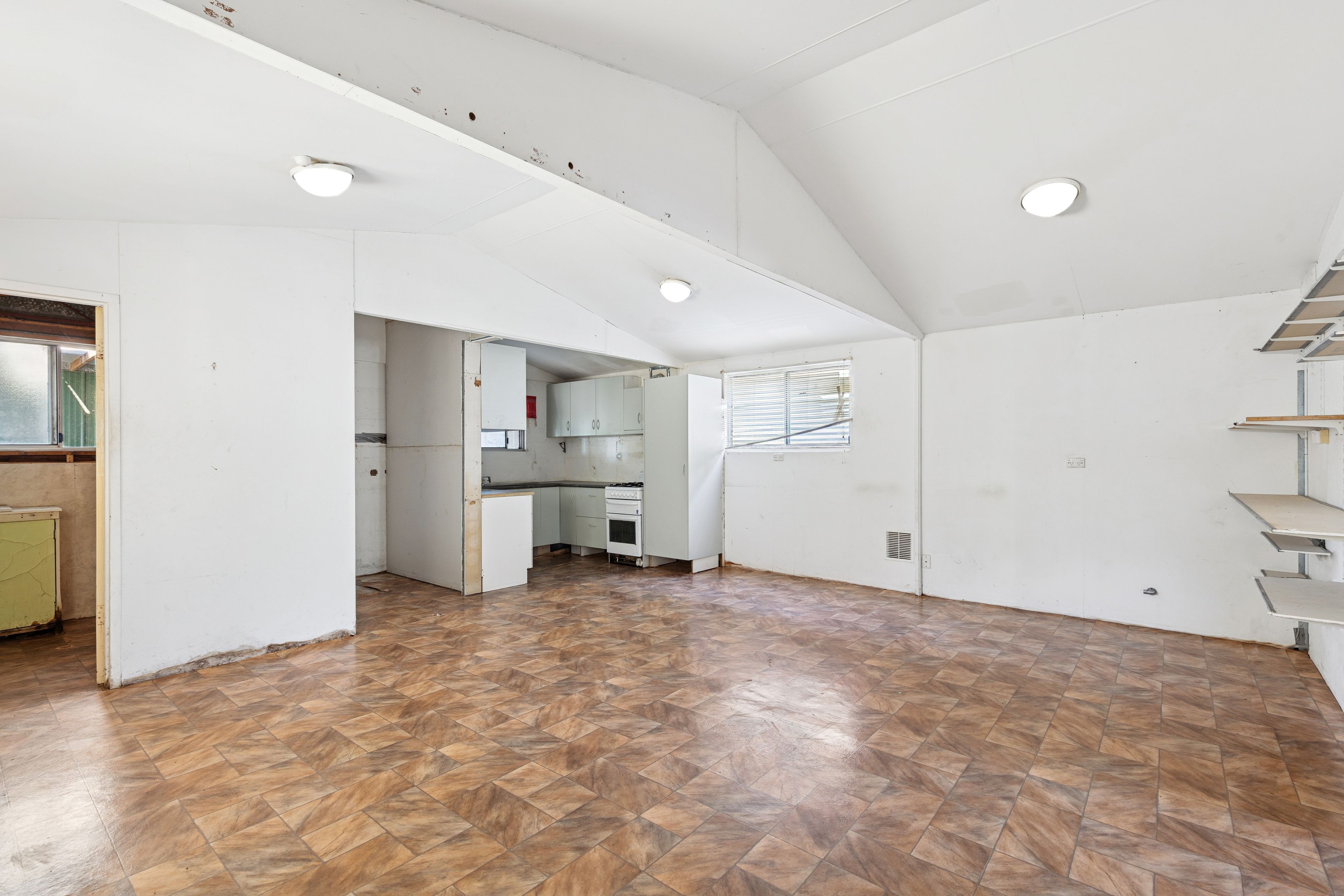 10 Orana Street — photo 6 of 15
