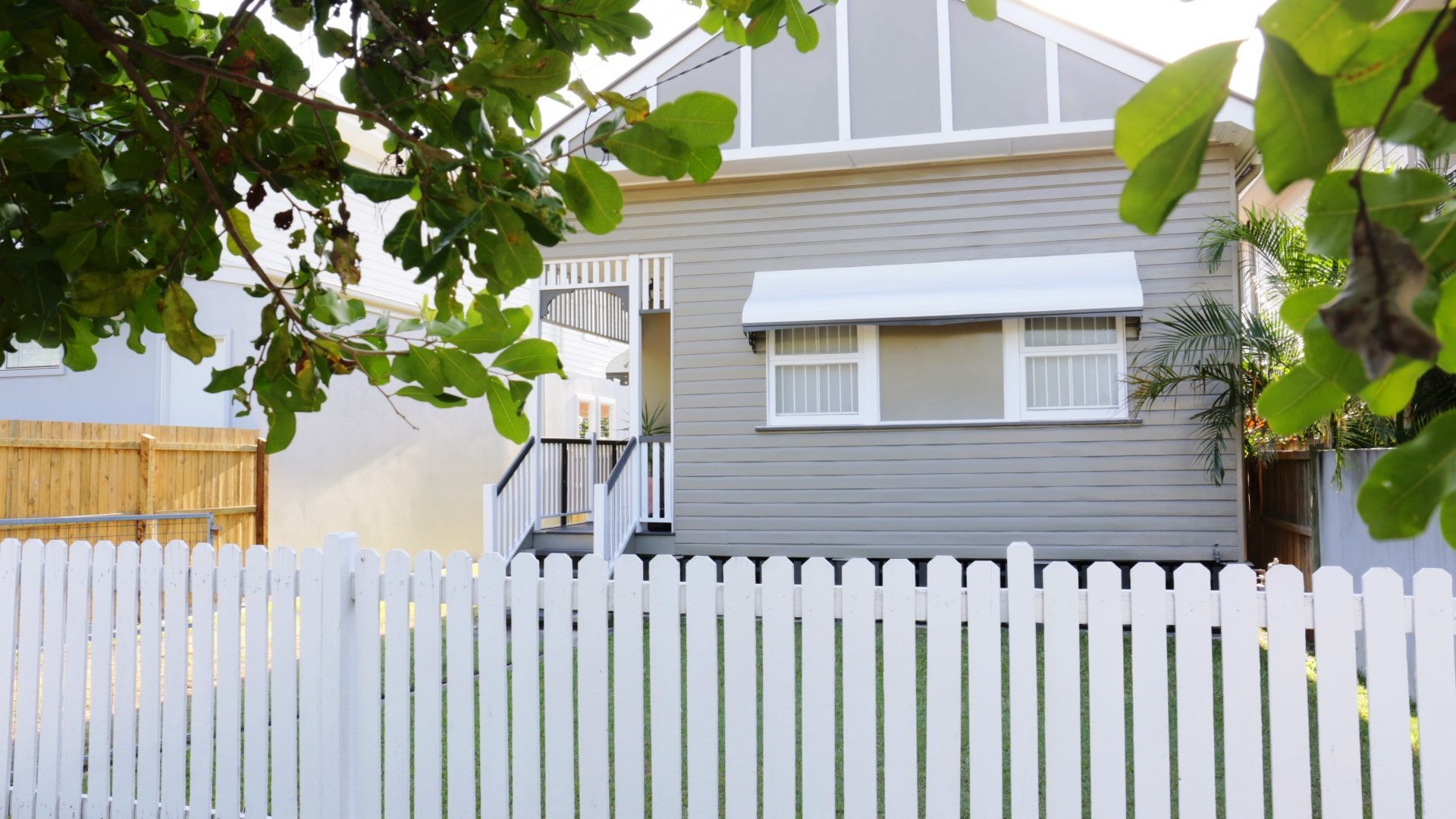 220 Hawthorne Road, Hawthorne, QLD 4171