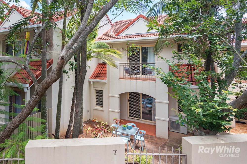 12 Haig Street, Clayfield QLD 4011