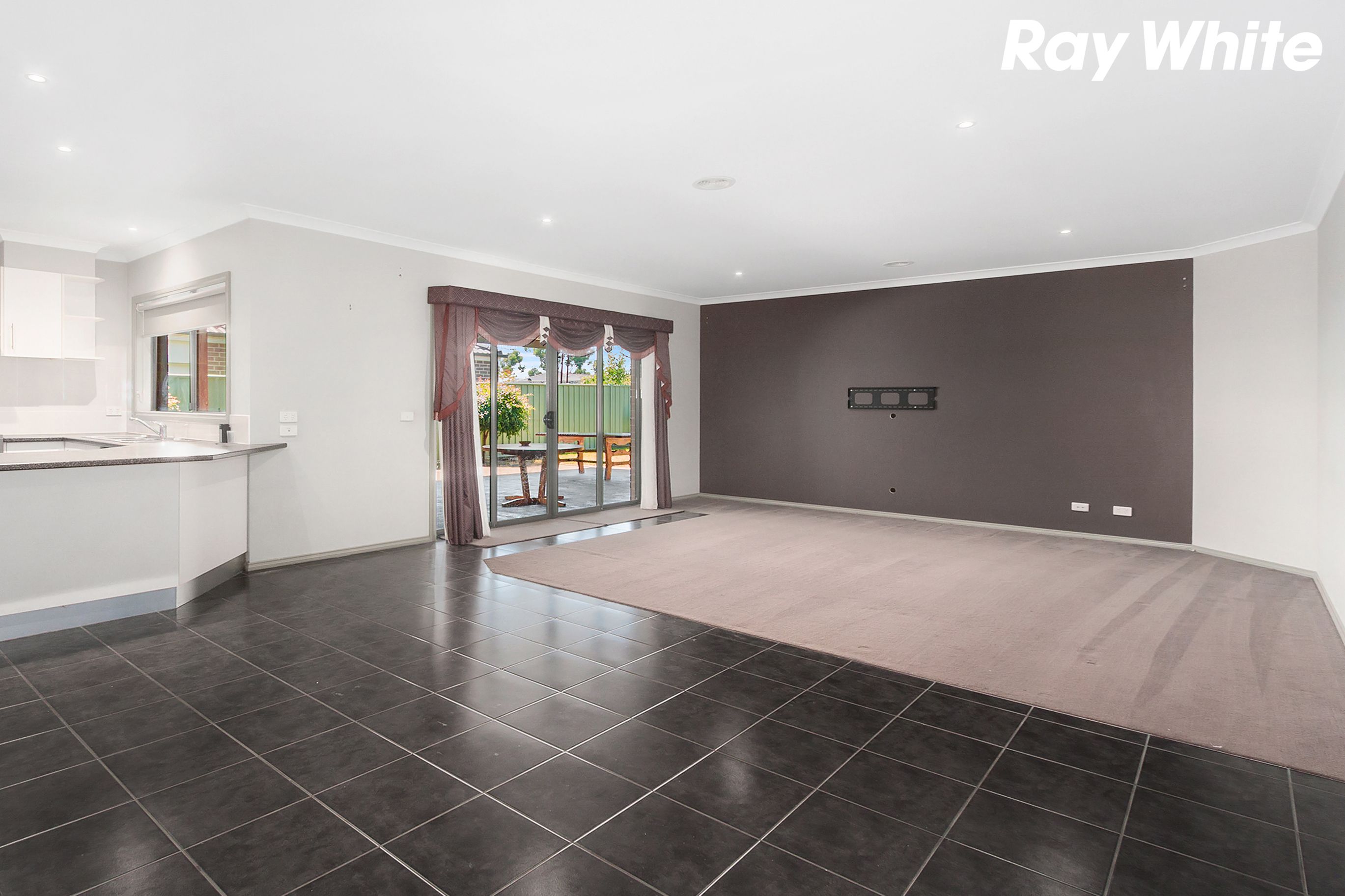27 Edmund Street, Pakenham, VIC 3810