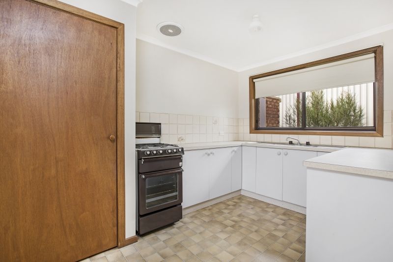 2/508 Sherrard Street, Black Hill, VIC 3350