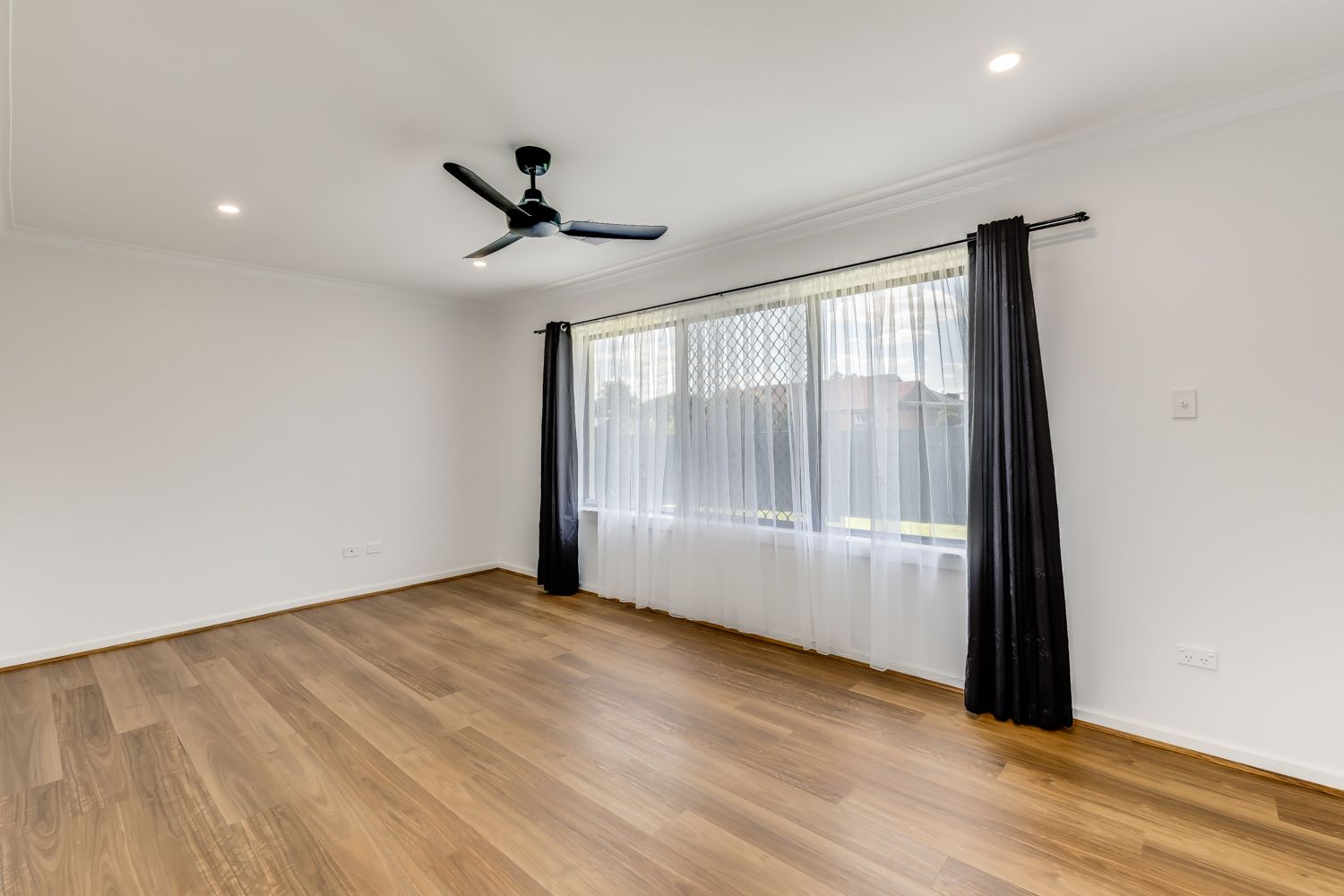 4 Bush Street, Elizabeth Downs, SA 5113