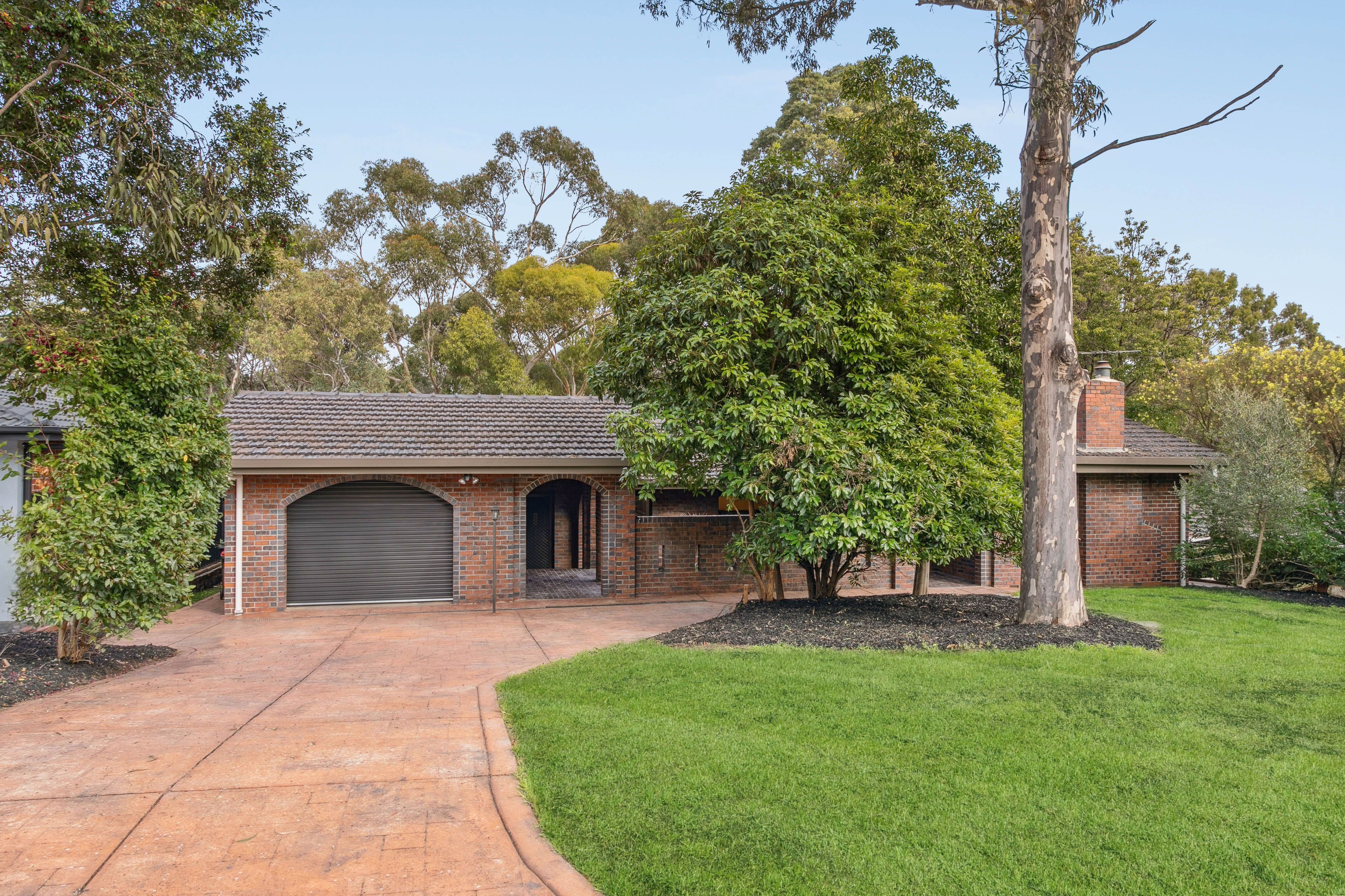 14 Swan Avenue, Happy Valley SA 5159