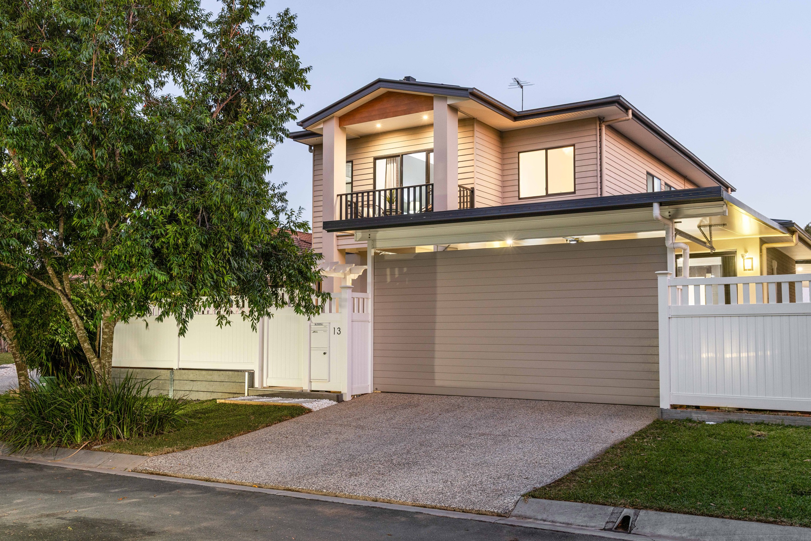 13 Parsons Street, Oxley, QLD 4075