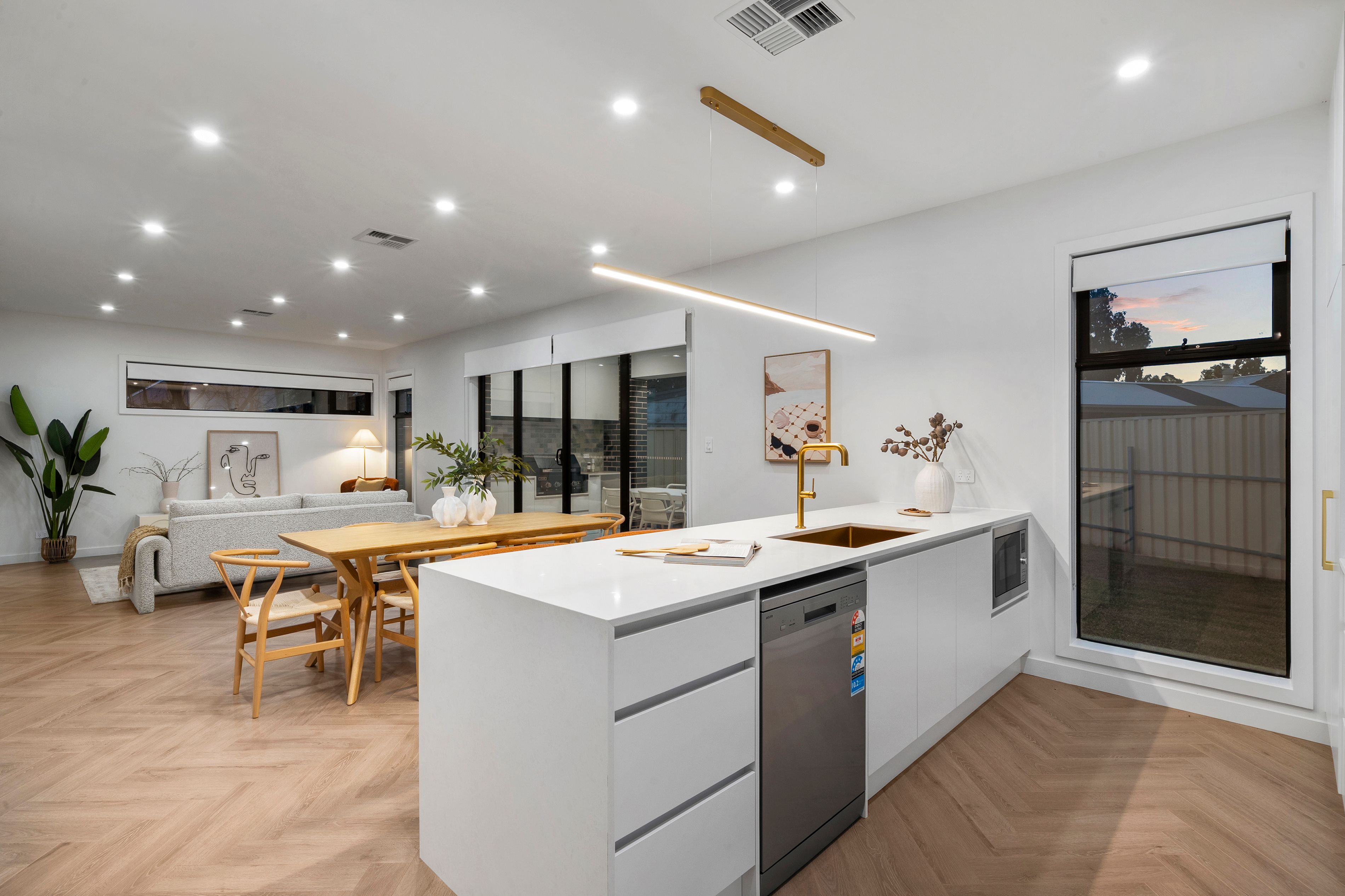 10A Closeburn Crescent — photo 8 of 20