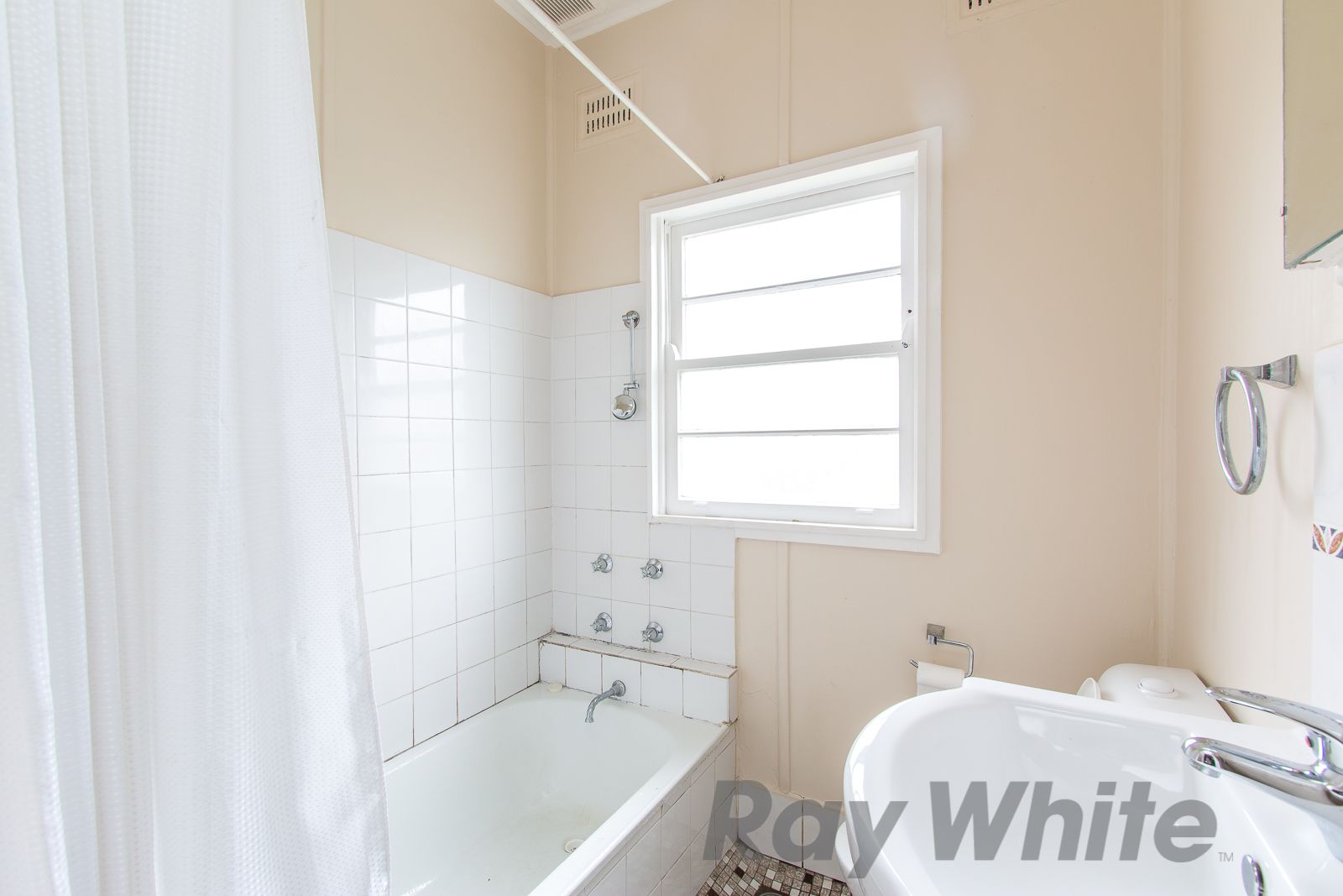 126 Willandra Crescent, Windale, NSW 2306