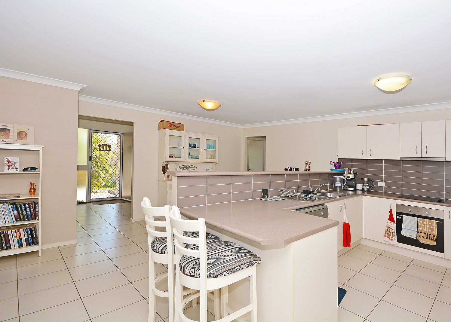 11 Peat Court, Nikenbah, QLD 4655