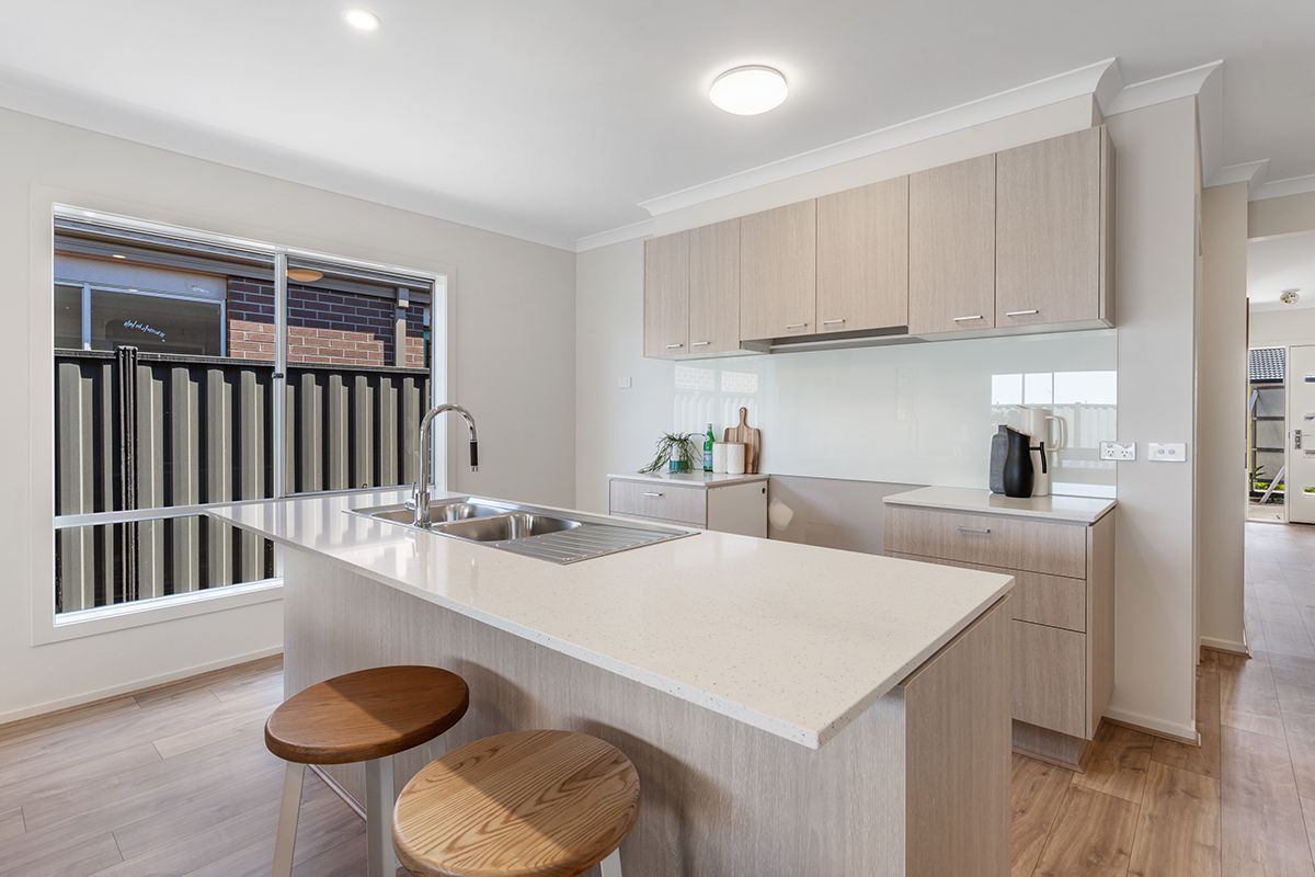 9 Featherwood Crescent, Craigieburn, VIC 3064