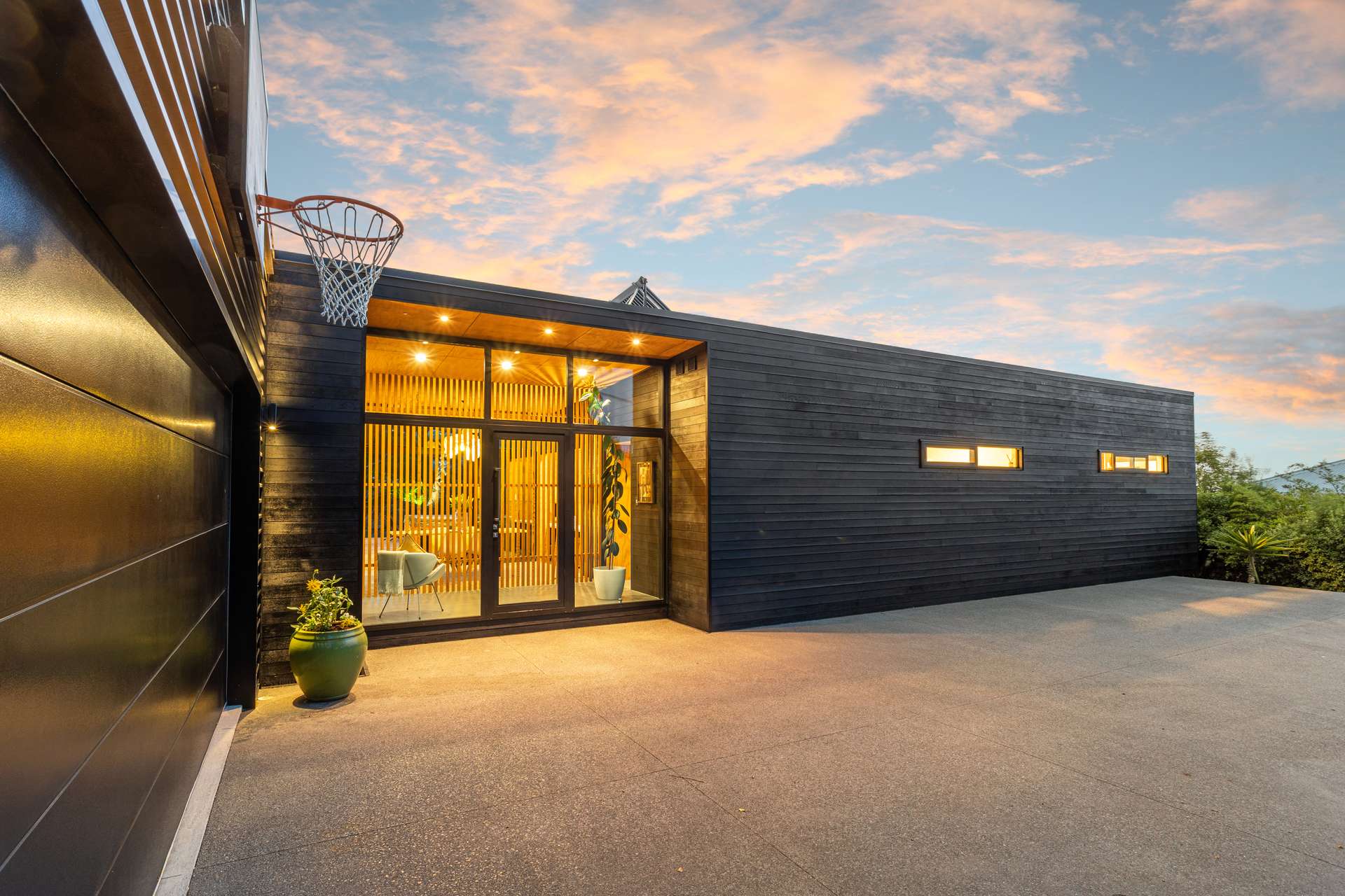 48 Moncks Spur Road photo 1