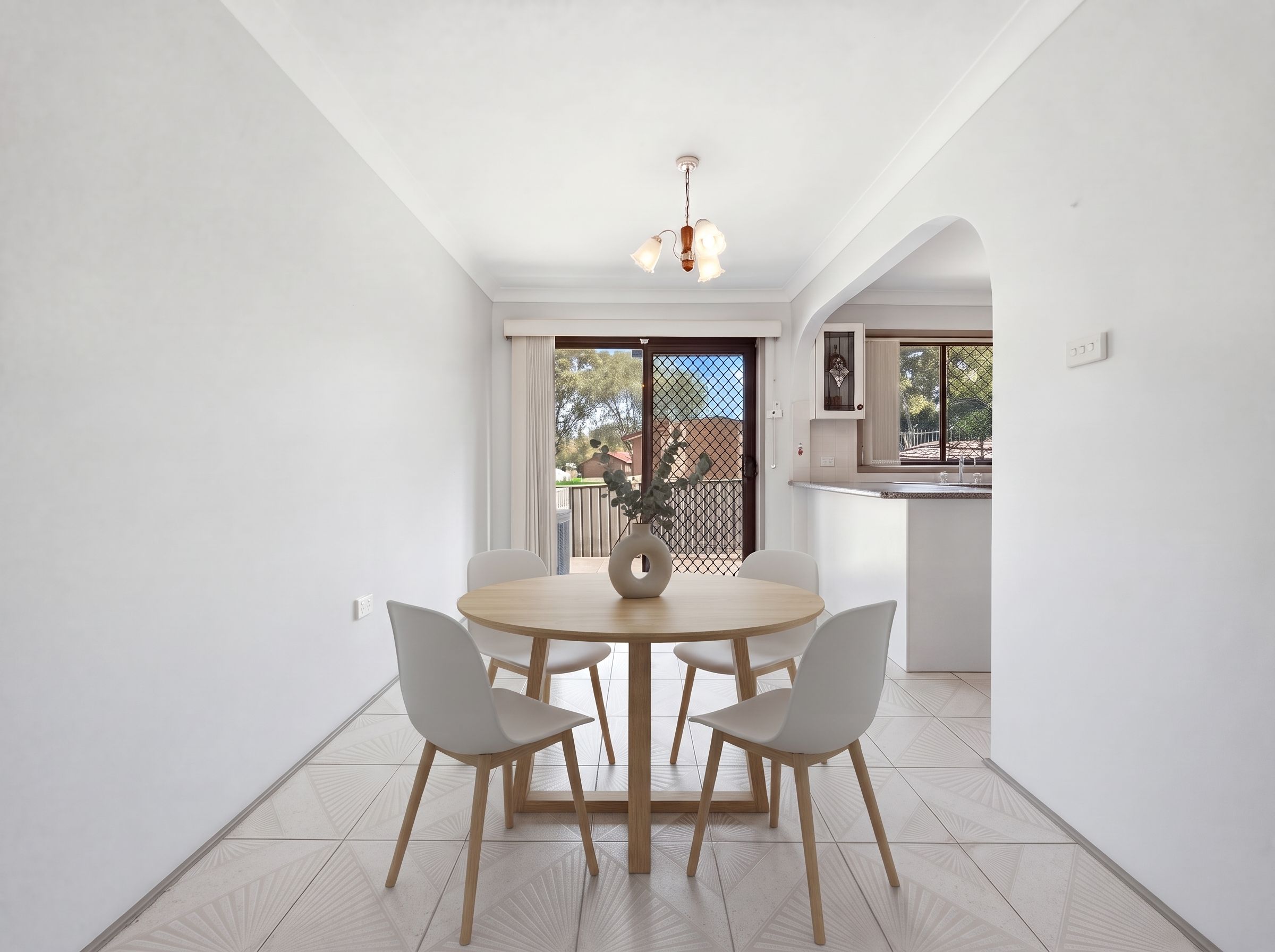 52/34-36 Ainsworth Crescent — photo 3 of 15