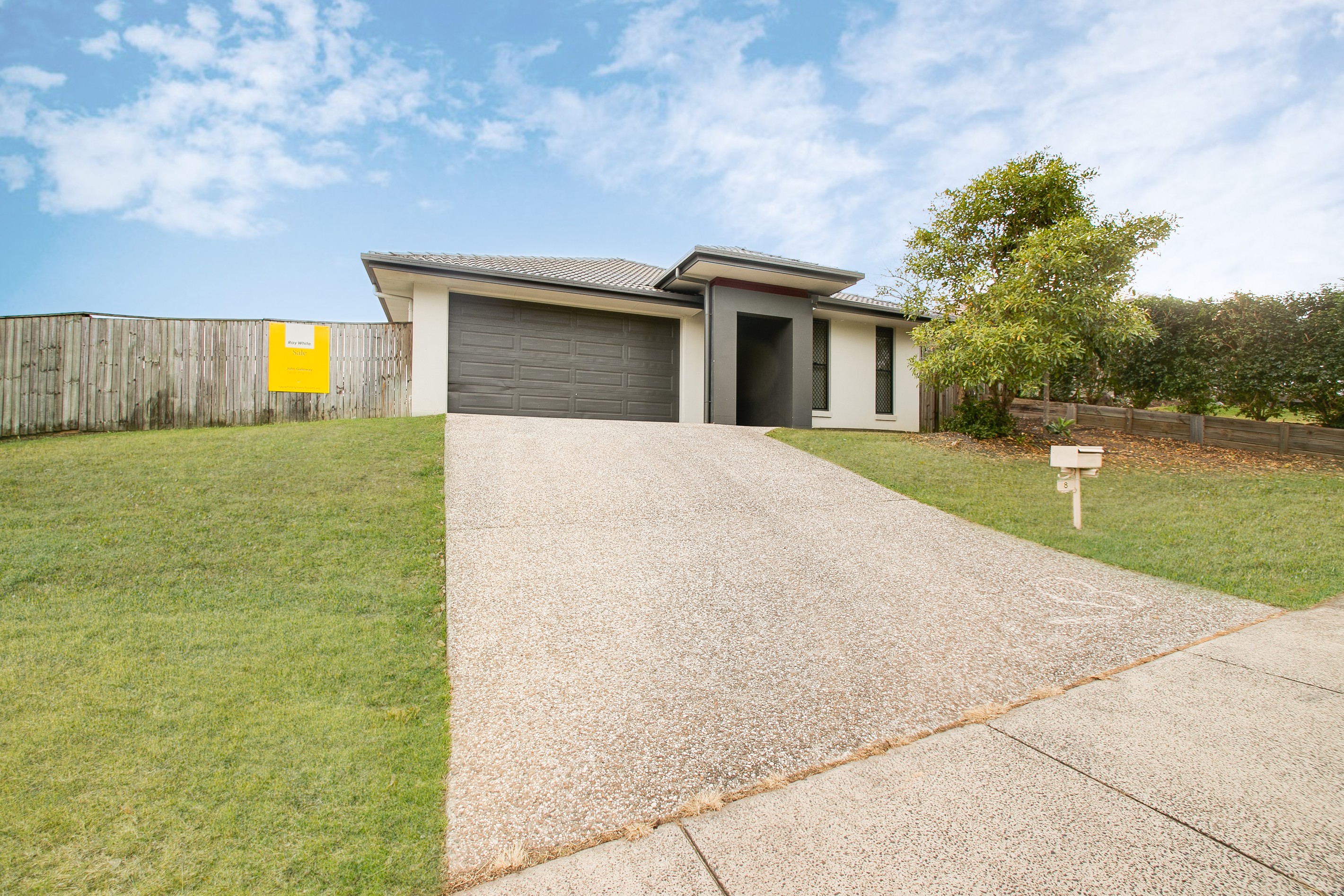8 Bolingbroke Street East, Fernvale, QLD 4306