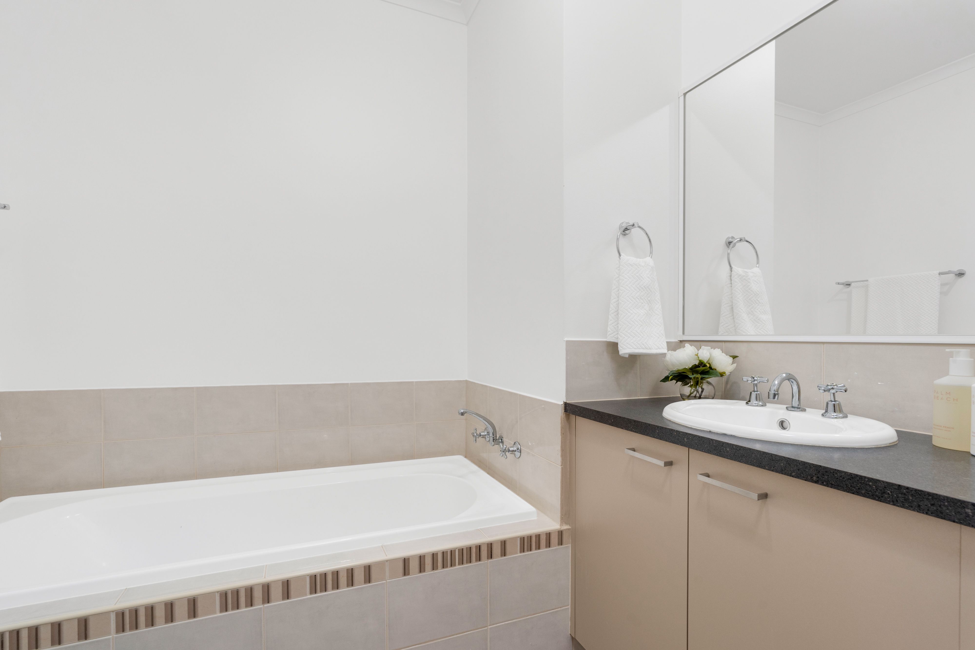 11 Yorkshire Terrace — photo 5 of 16