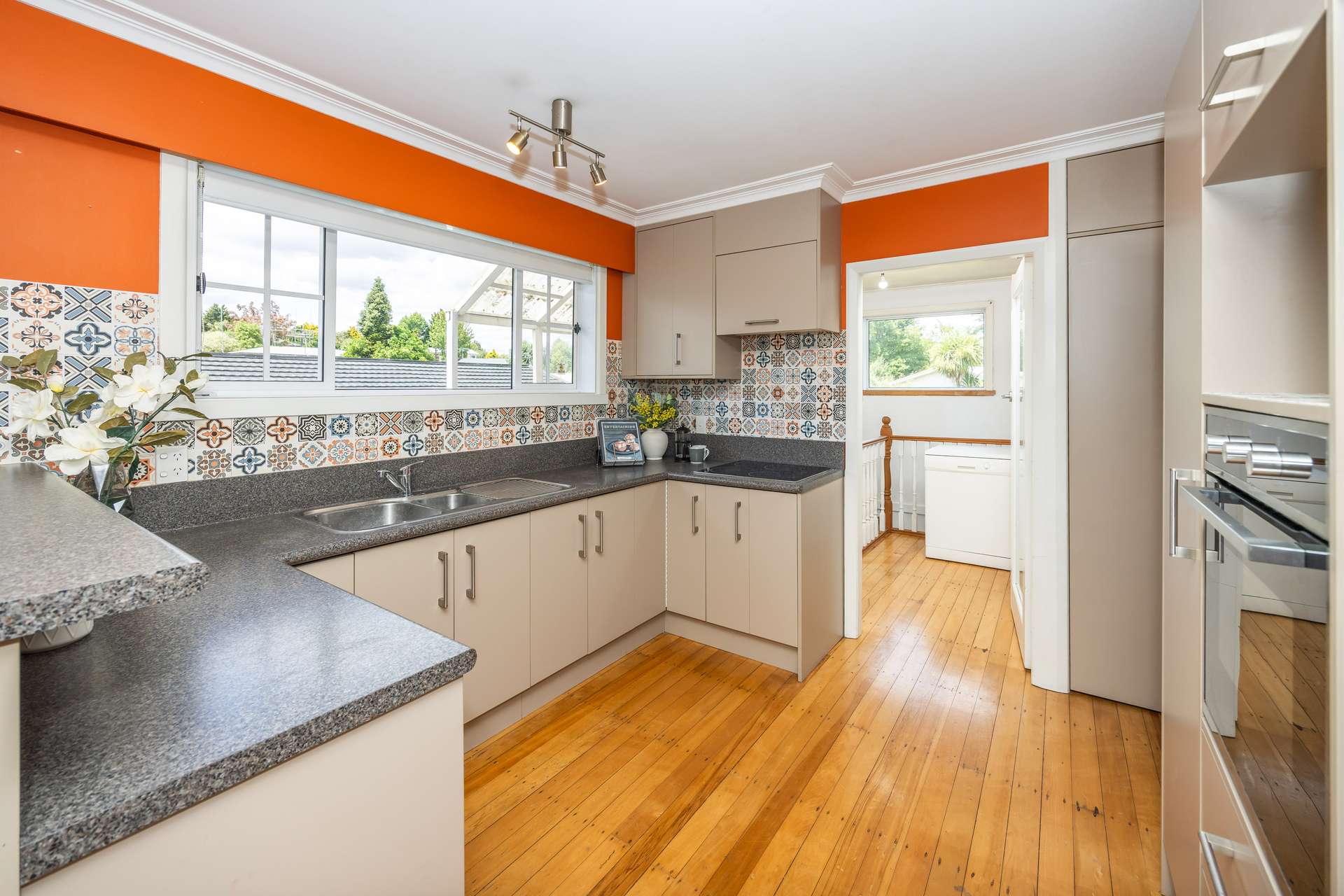 31 Mitcham Avenue photo 12