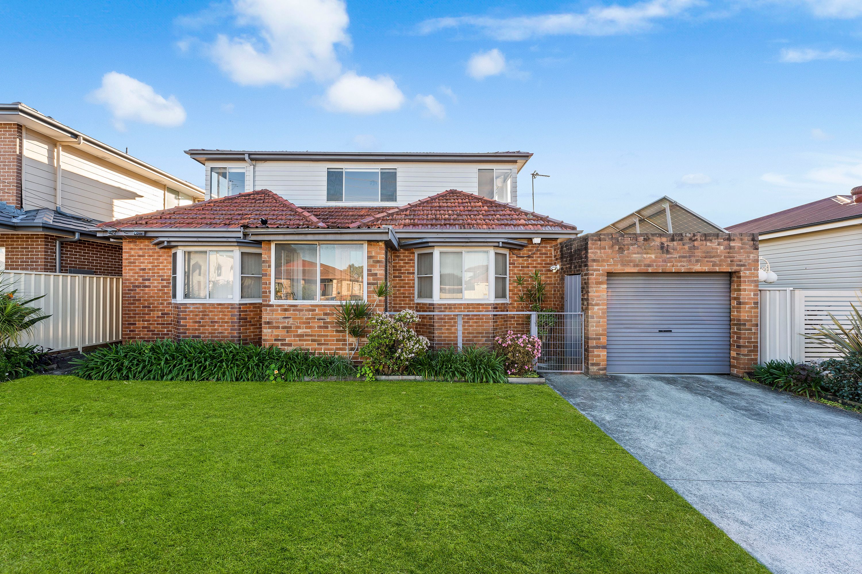 8 Foley Street — photo from Ray White Wollongong
